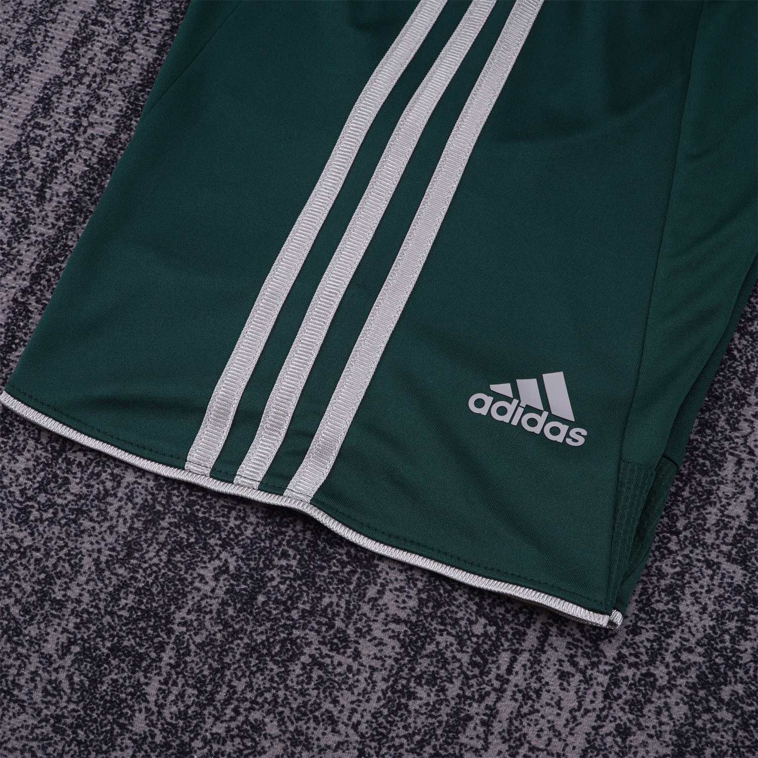 AlphaJersey-Retro Real Madrid 2012-13 Third Green Kids Kit