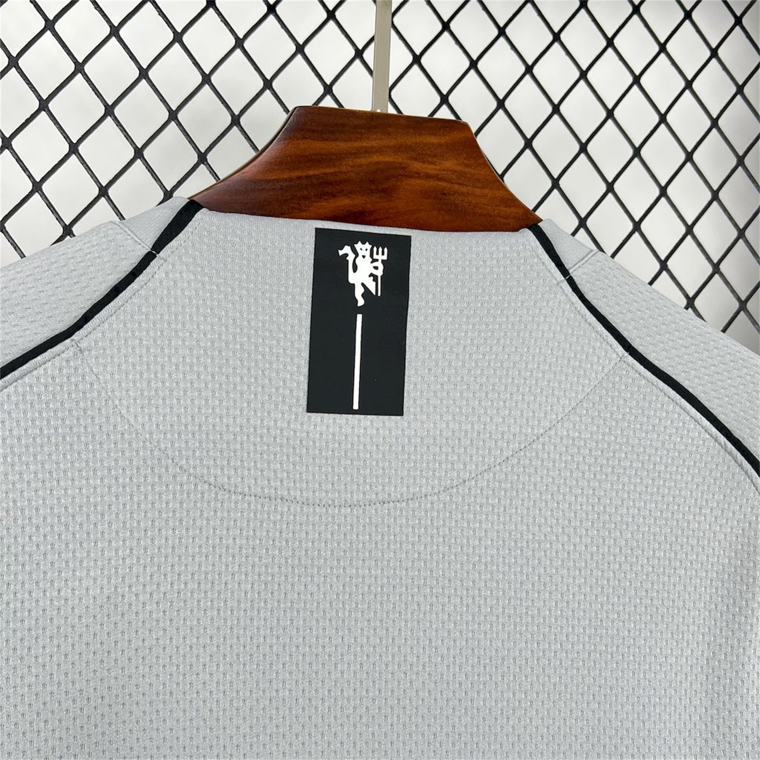 AlphaJersey-Retro Manchester United 2007-08 Grey Goalkeeper Long Sleeves Jersey