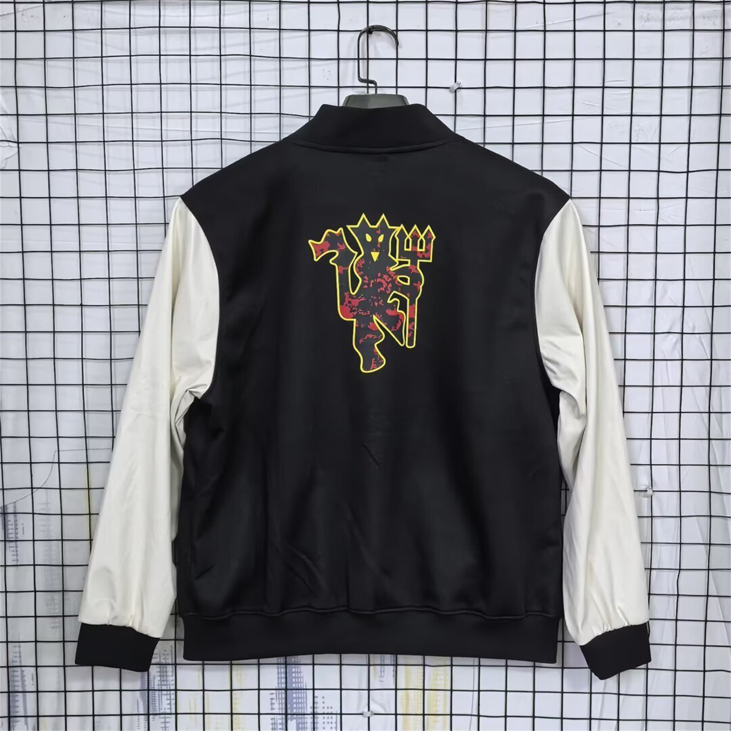 AlphaJersey-Manchester United 25-26 Windbreaker Jacket - White And Black