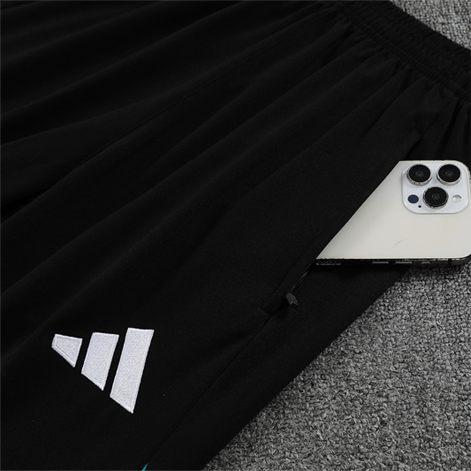 AlphaJersey-Liver.pool 25-26 Kids Long Sleeve Training Set - Player Version - Green Top and Black Pants