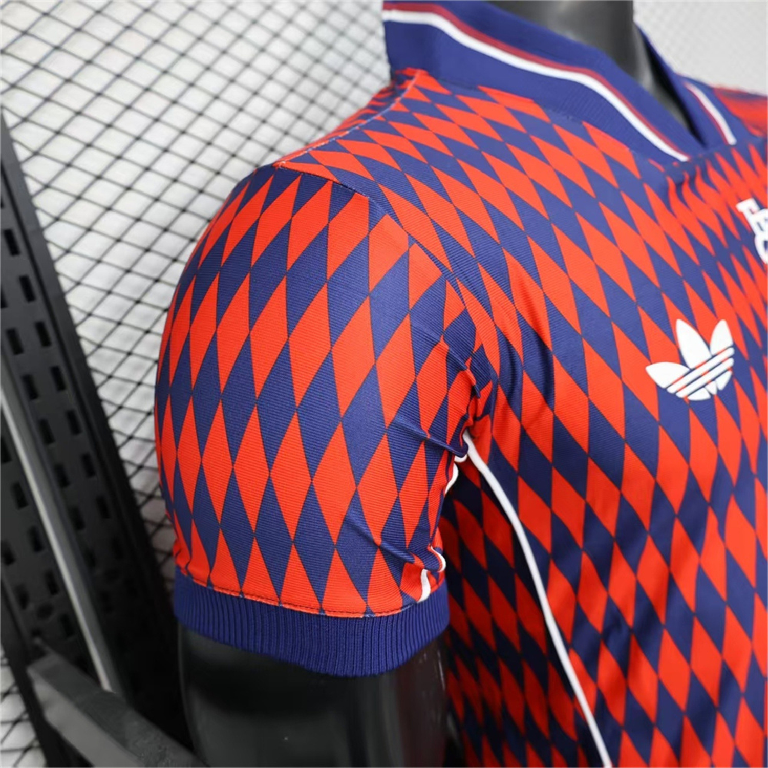 AlphaJersey-Bayern Munich 25-26 Trefoil Retro Style Red And Deep Blue Jersey - Player Version