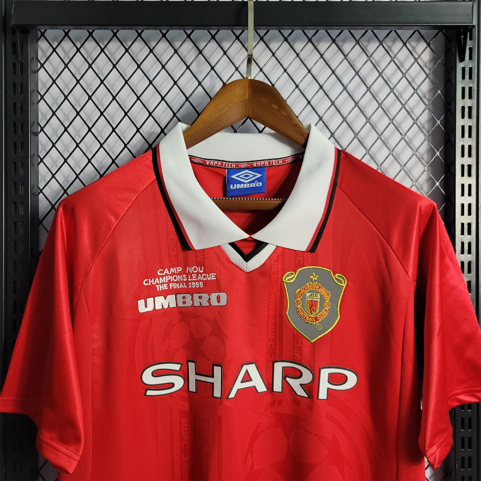AlphaJersey-Retro Manchester United 99-00 Home Jersey