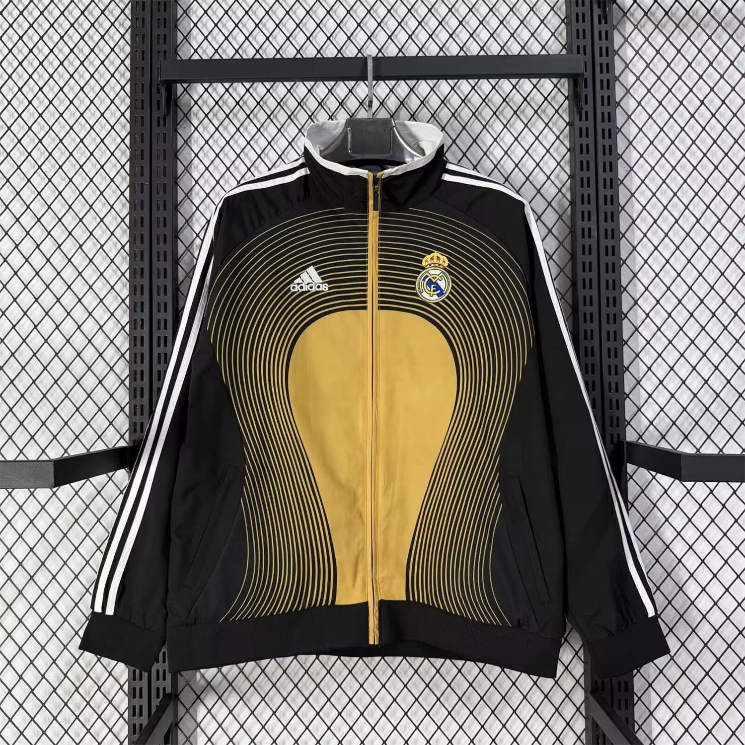 AlphaJersey-Retro Real Madrid 2006-07 Home Windbreaker Jacket - Black And Yellow