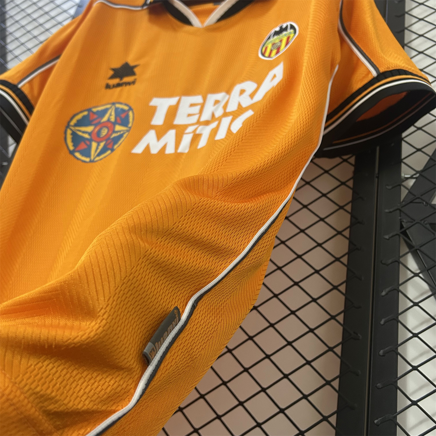AlphaJersey-Retro Valencia 1999-00 Away Jersey