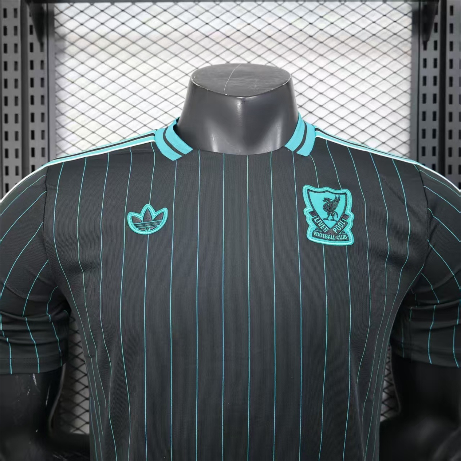 AlphaJersey-Liver.pool 25-26 Icon Range Travel Special Edition Black Jersey - Player Version