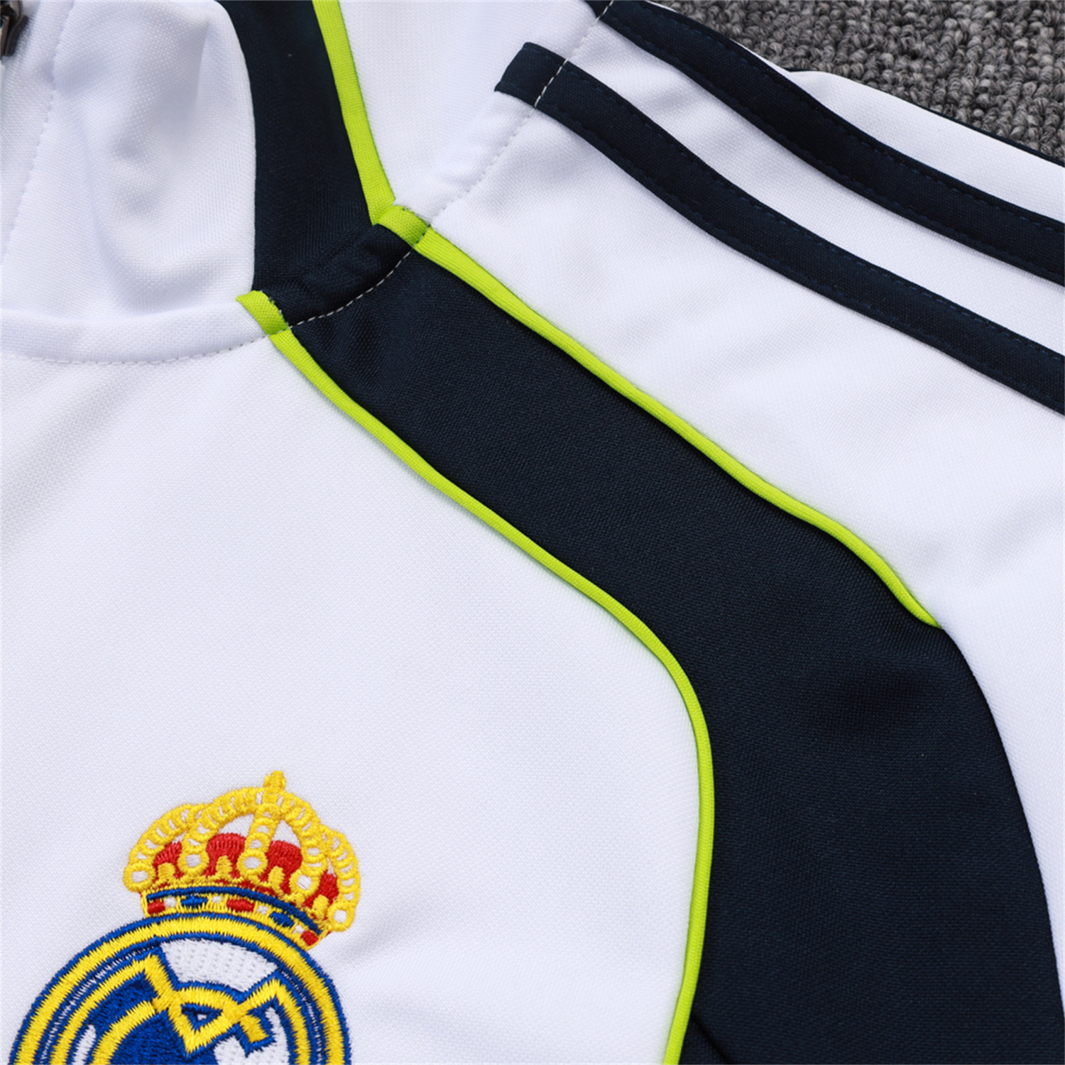AlphaJersey-Real Madrid 25-26 Jacket Training Tracksuit - White Throwback Jackets & Black Pants