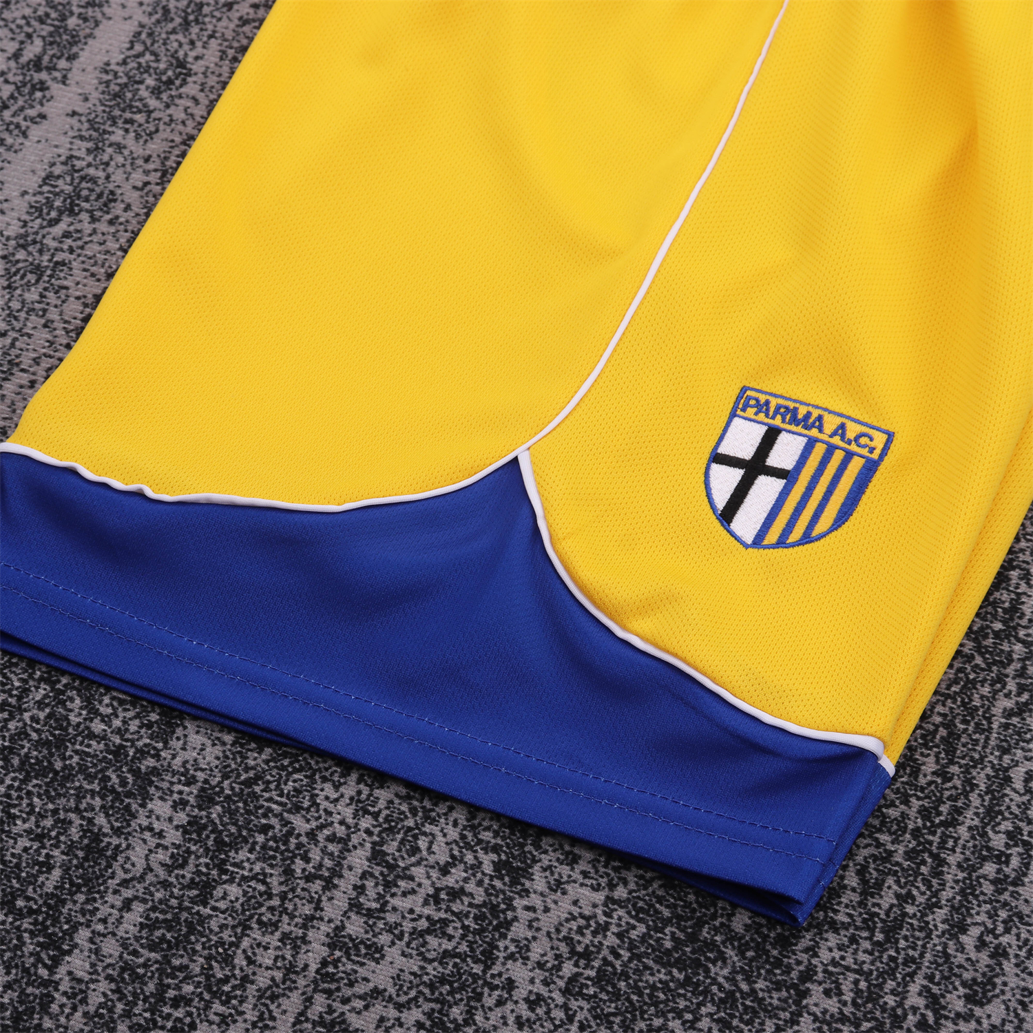 AlphaJersey-Retro Parma 1998-99 Home Kids Kit