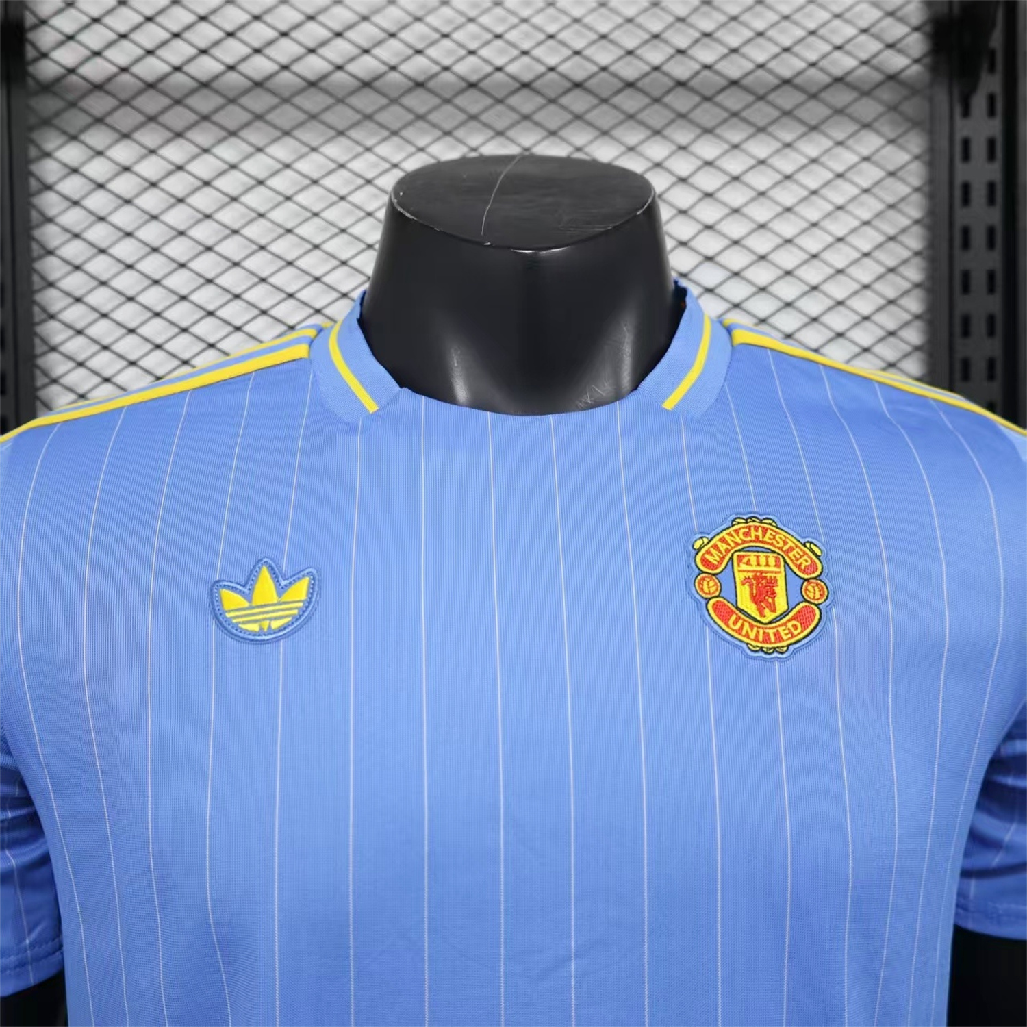 AlphaJersey-Manchester United 25-26 Icon Travel Special Edition Blue Jersey - Player Version