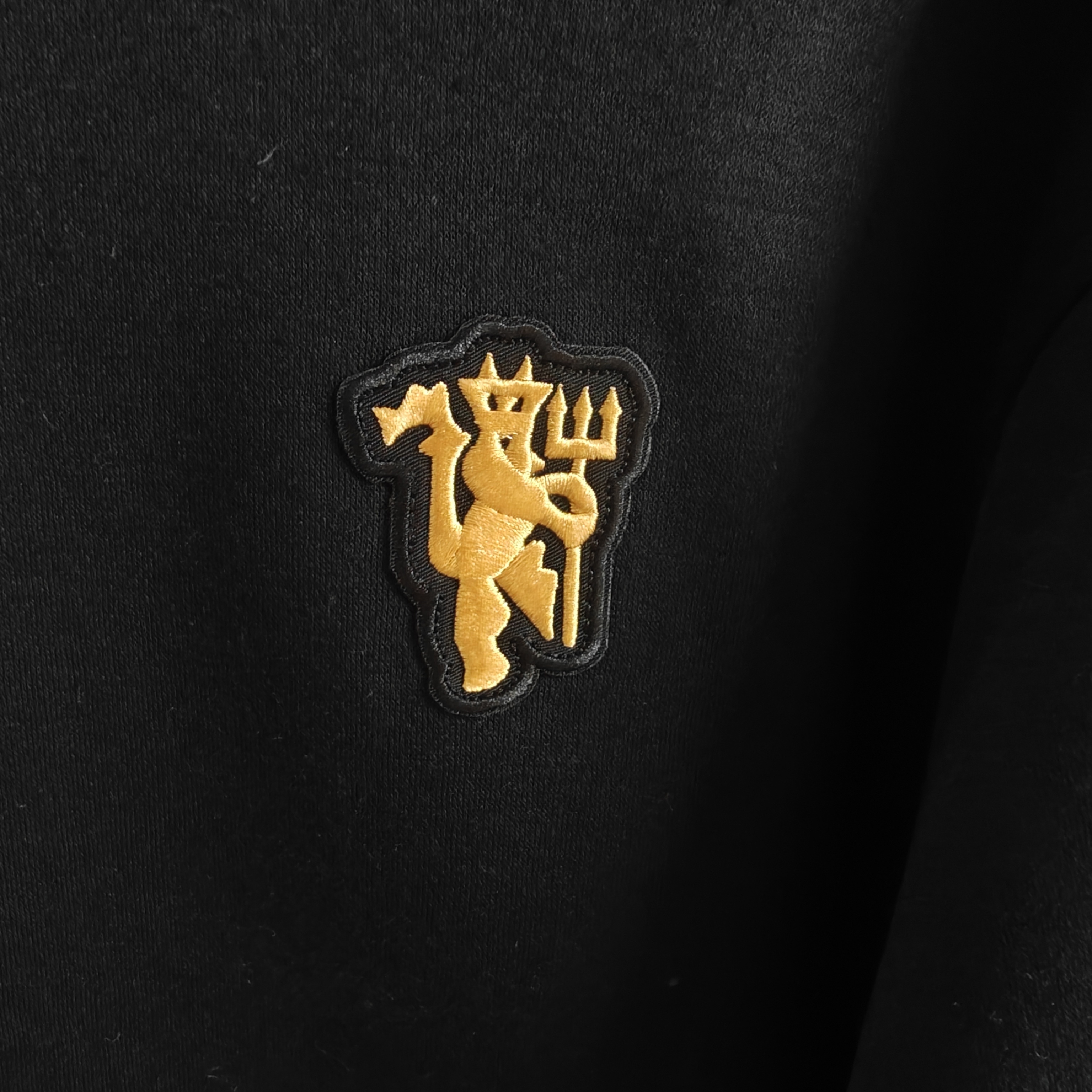 AlphaJersey-Manchester United 25-26 Originals Terrace Icon Unisex Pullover Hoodie with Yellow Logo