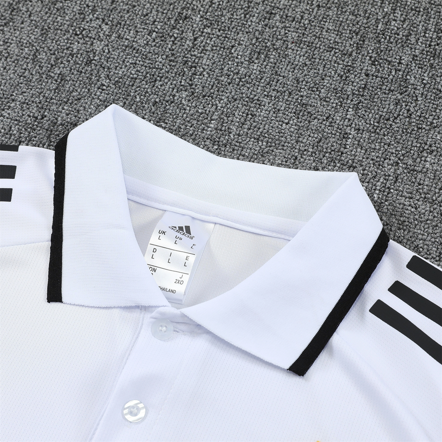 AlphaJersey-Real Madrid 25-26 POLO Short-Sleeve Training Set - White Top and Black Pants