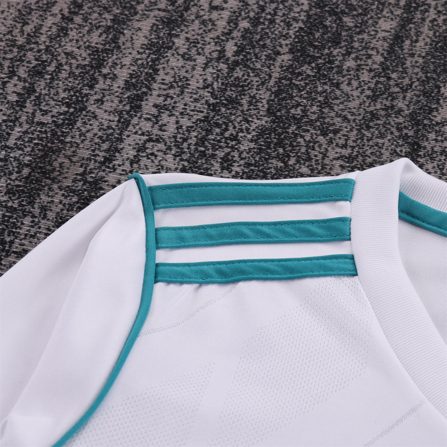 AlphaJersey-Retro Real Madrid 17-18 Home Long Sleeves Kids Kit