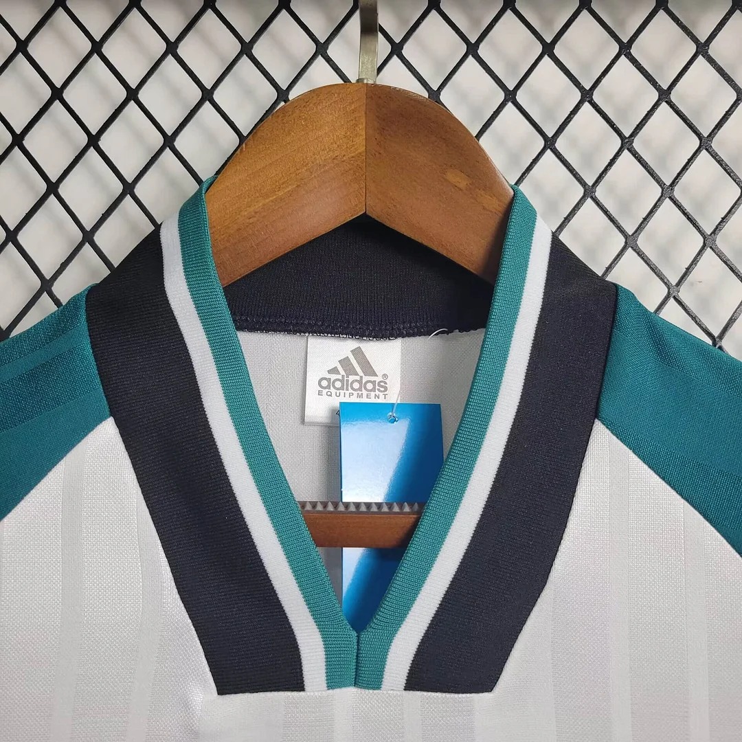 AlphaJersey-Retro Liver.pool 1993-95 Away Stadium Jersey