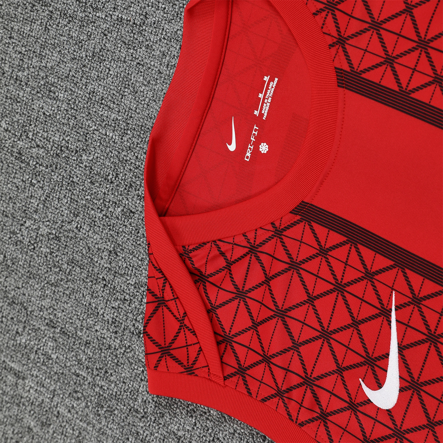 AlphaJersey-Paris Saint-Germain PSG 25-26 Vest Training Set - Red Vest & Deep Blue Shorts