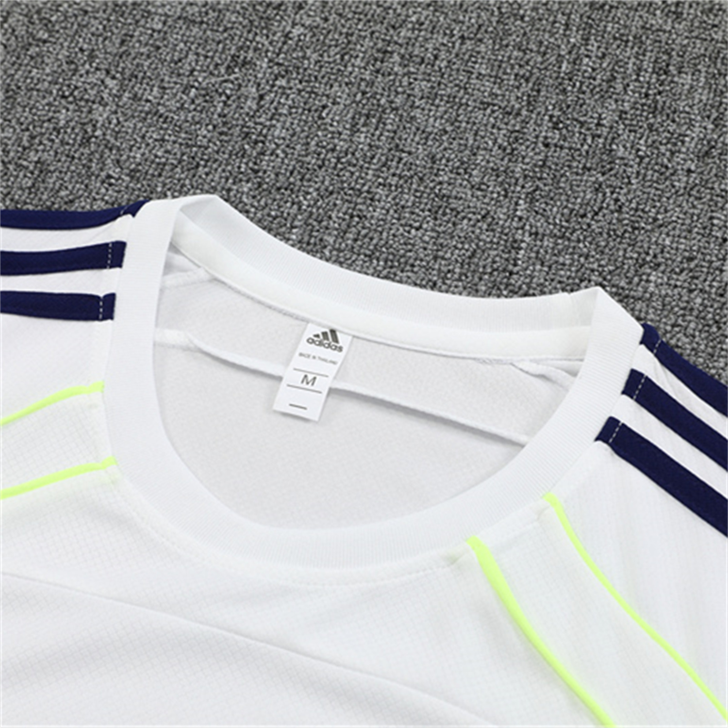 AlphaJersey-Real Madrid 25-26 Kids Short-Sleeve Training Set - White Urban Purist Style Top and Blue Shorts