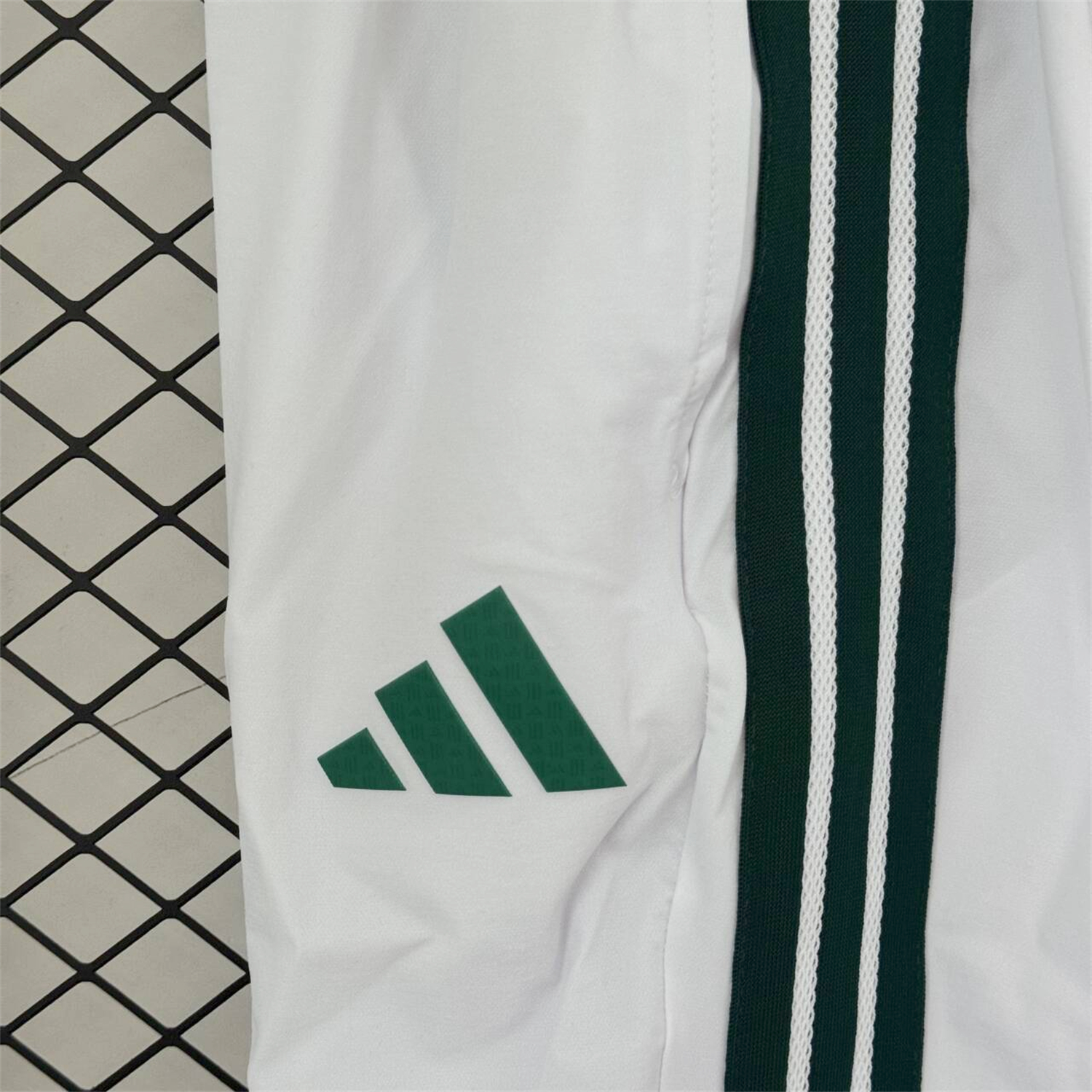 AlphaJersey-Algeria 25-26 Windbreaker Training Set - White With Black Top and Pants