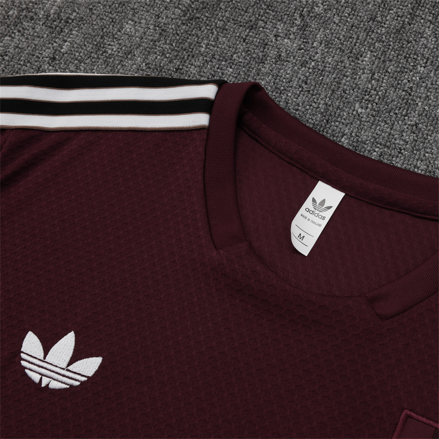 AlphaJersey-Ajax 25-26 Throwback Trefoil Short-Sleeve Training Set - Deep Red