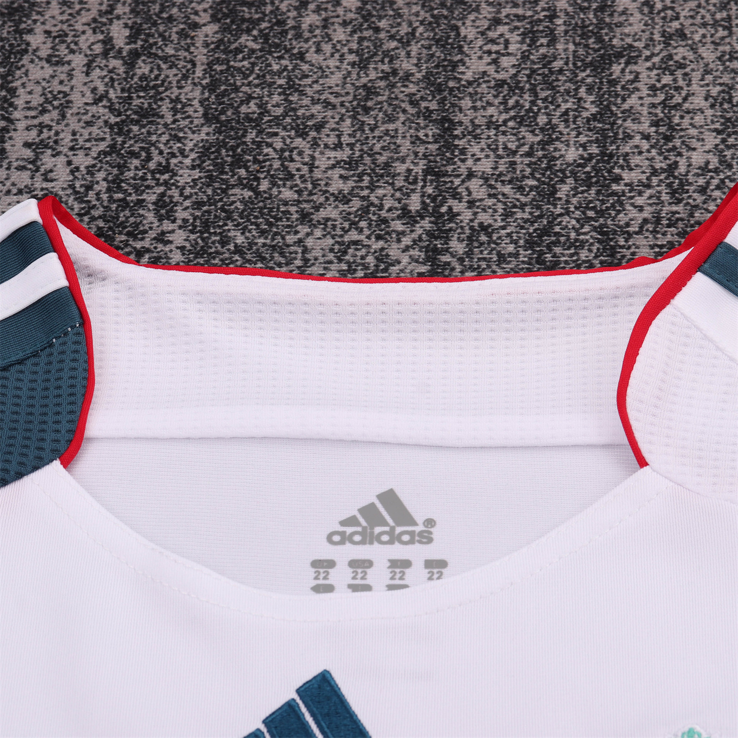 AlphaJersey-Retro Liver.pool 2006-08 Away Kids Kit