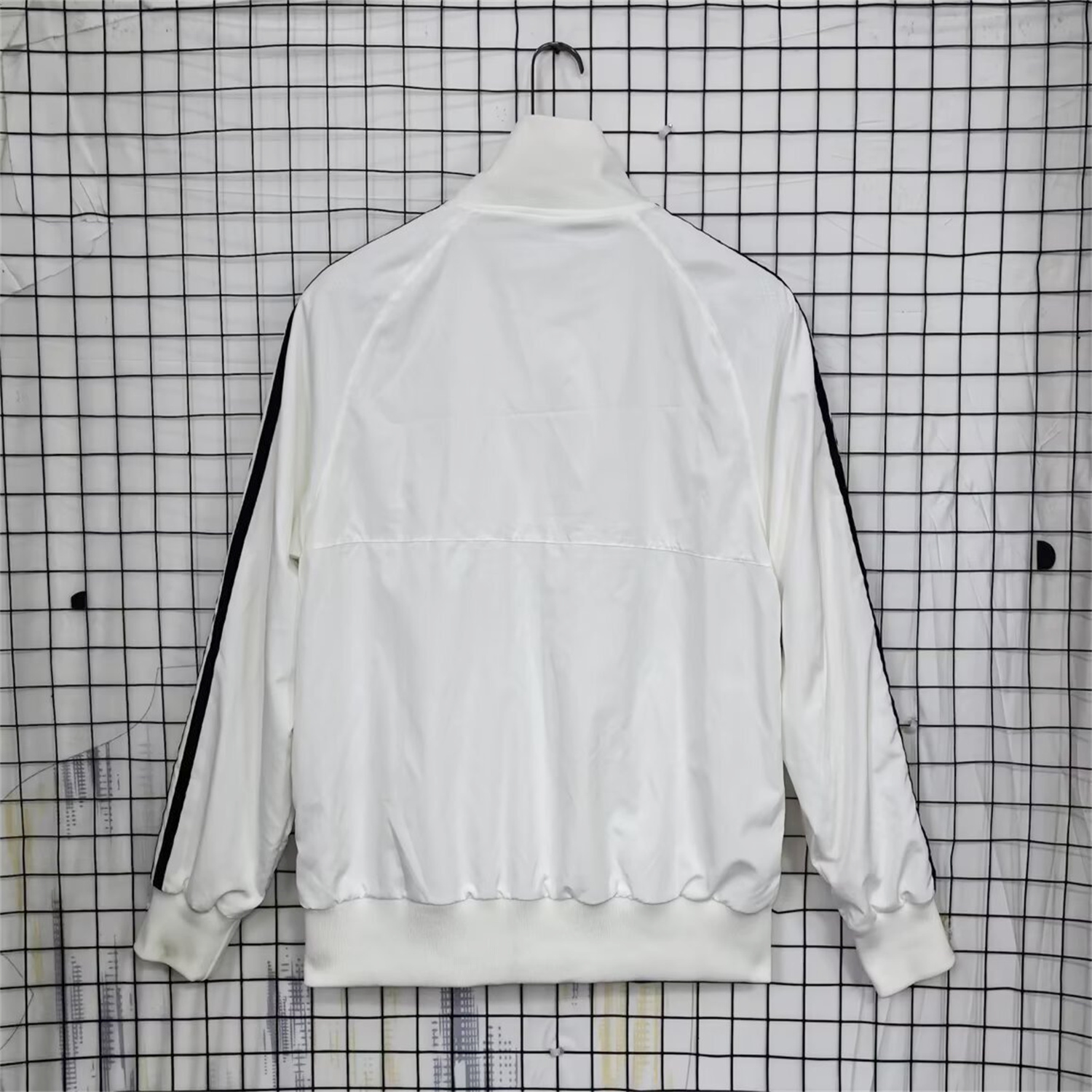 AlphaJersey-Real Madrid 25-26 Windbreaker Jacket - White With Black Lines