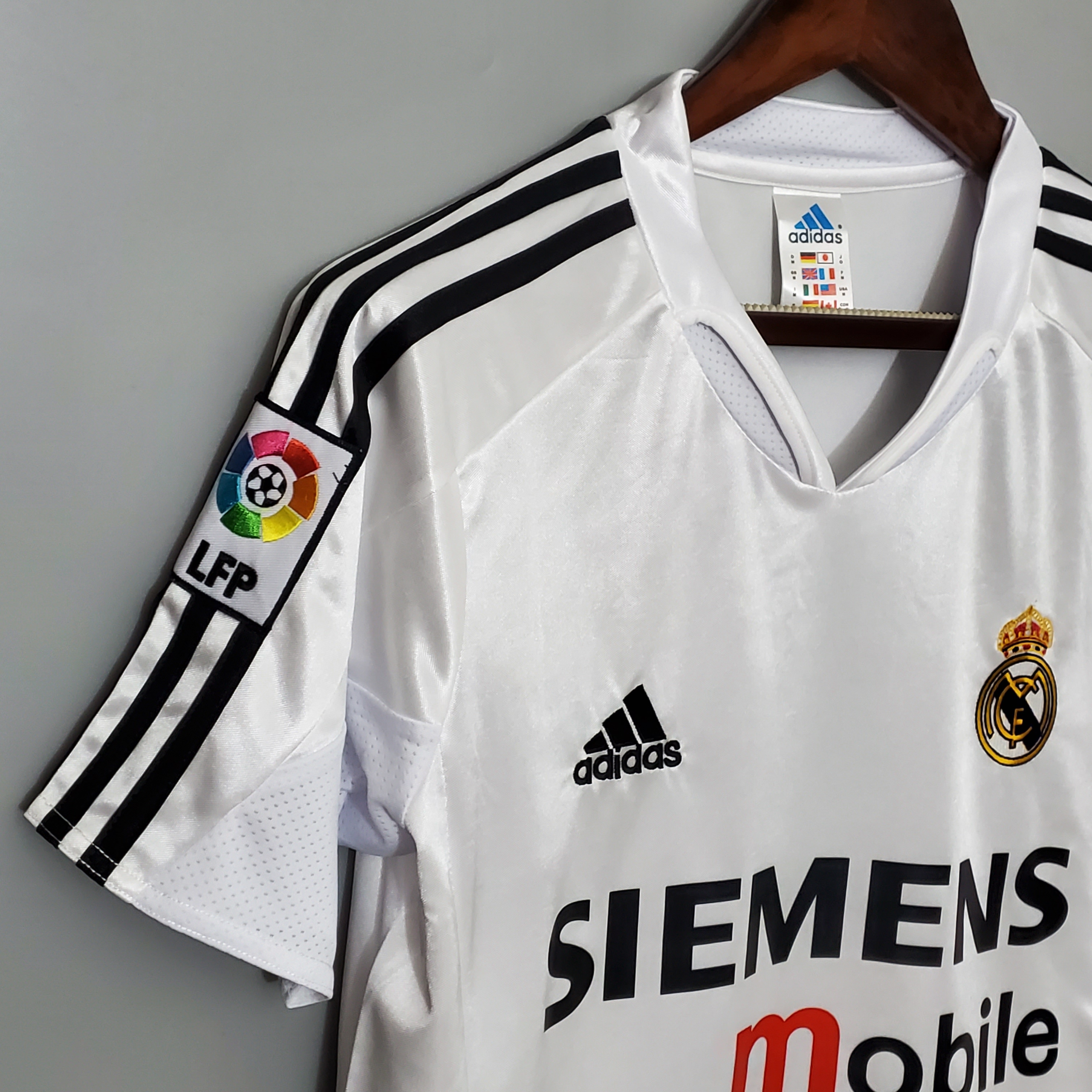 AlphaJersey-Retro Real Madrid 04-05 Home Stadium Jersey