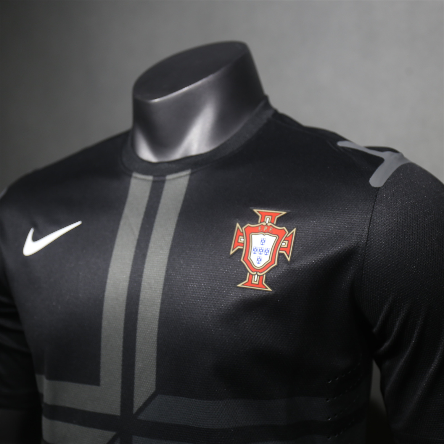 AlphaJersey-Retro Portugal 2013 Away Long Sleeves Jersey - Player Version