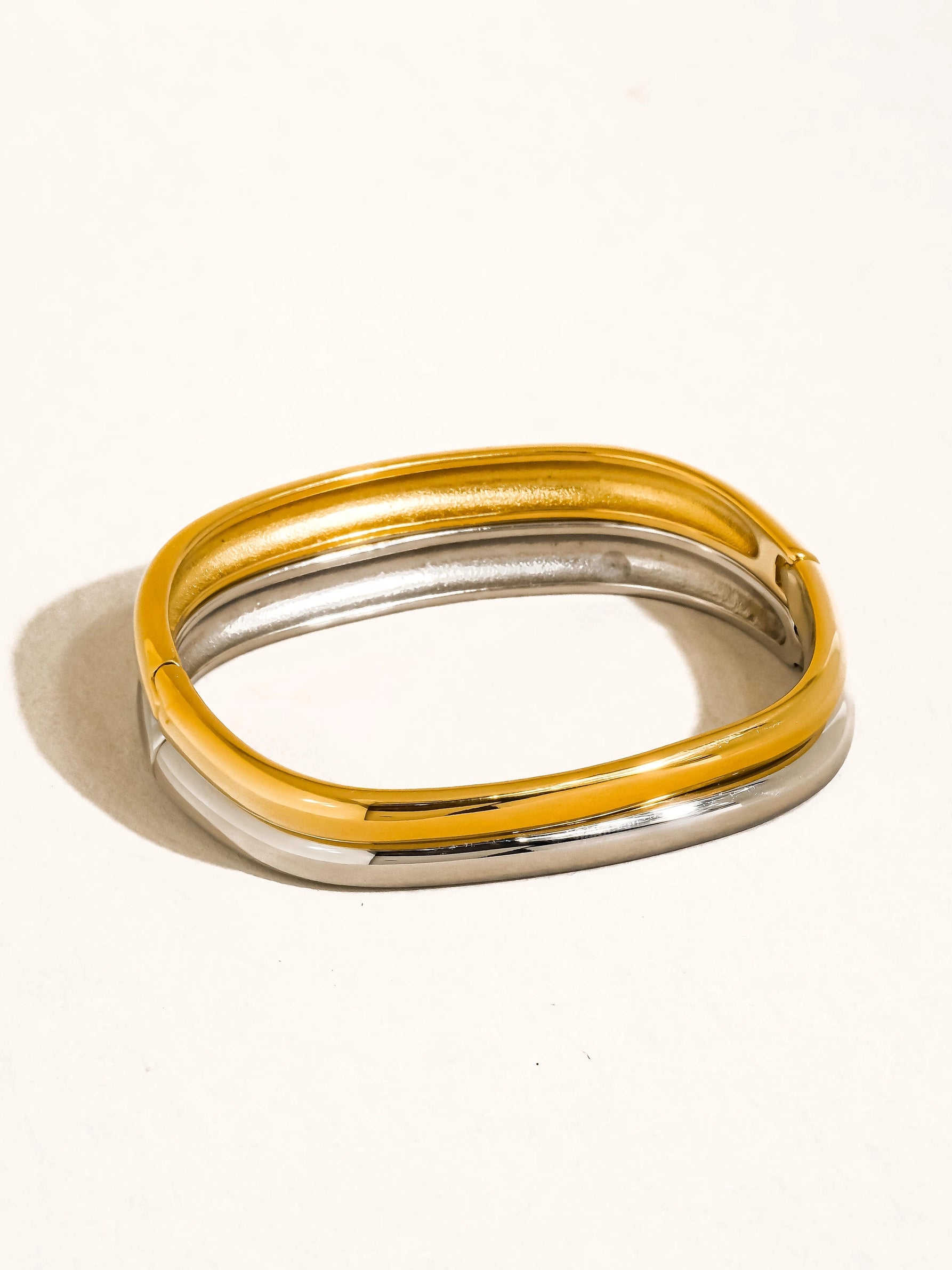 Classic Silver/Gold Bangles | Elegant Women's Fashion by coolavocek