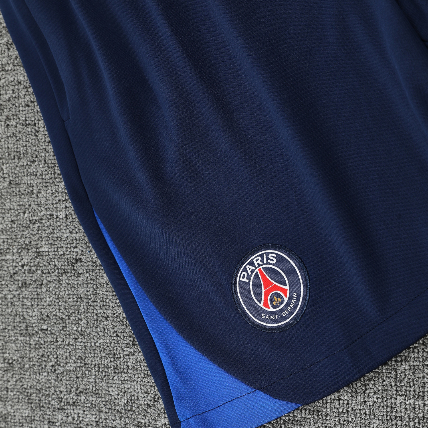 AlphaJersey-Paris Saint-Germain PSG 25-26 Short-Sleeve Training Set - Red And Blue Lines Top & Blue Shorts