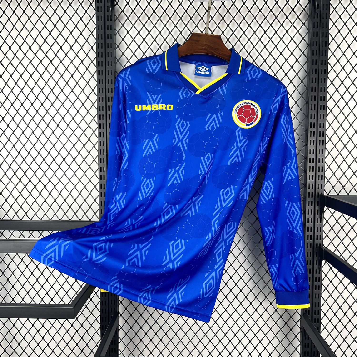 AlphaJersey-Retro Colombia 1994 Away Long Sleeves Jersey