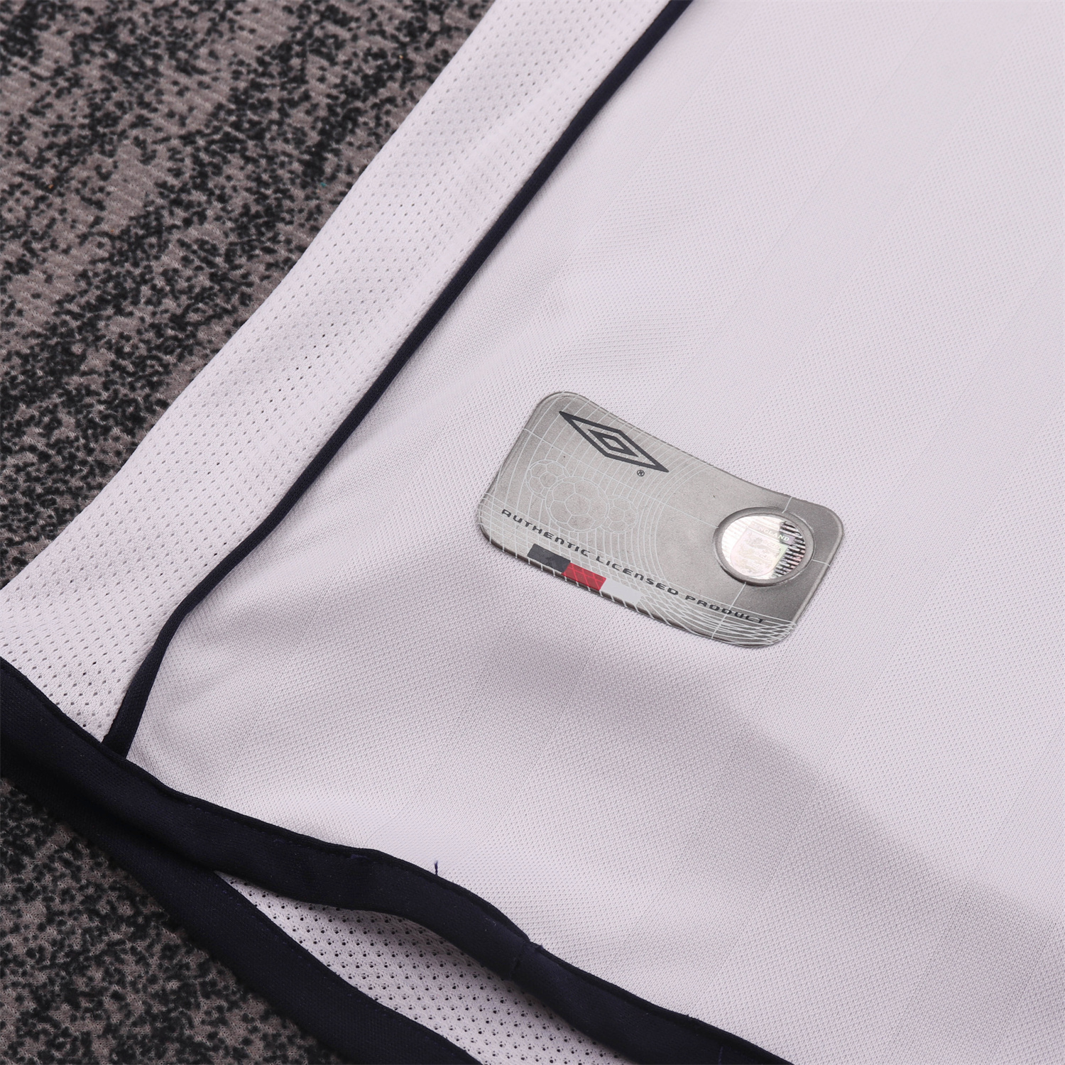 AlphaJersey-Retro England 2002 Home Kids Kit