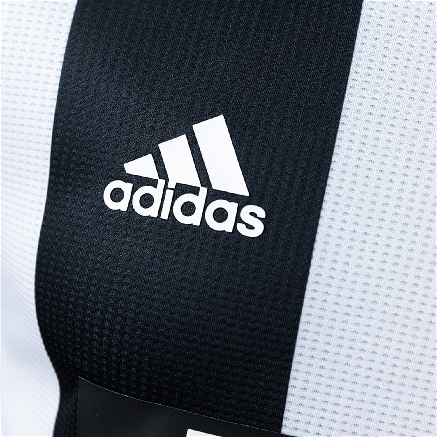 AlphaJersey-Retro Juventus 2018-19 Home Jersey - Player Version