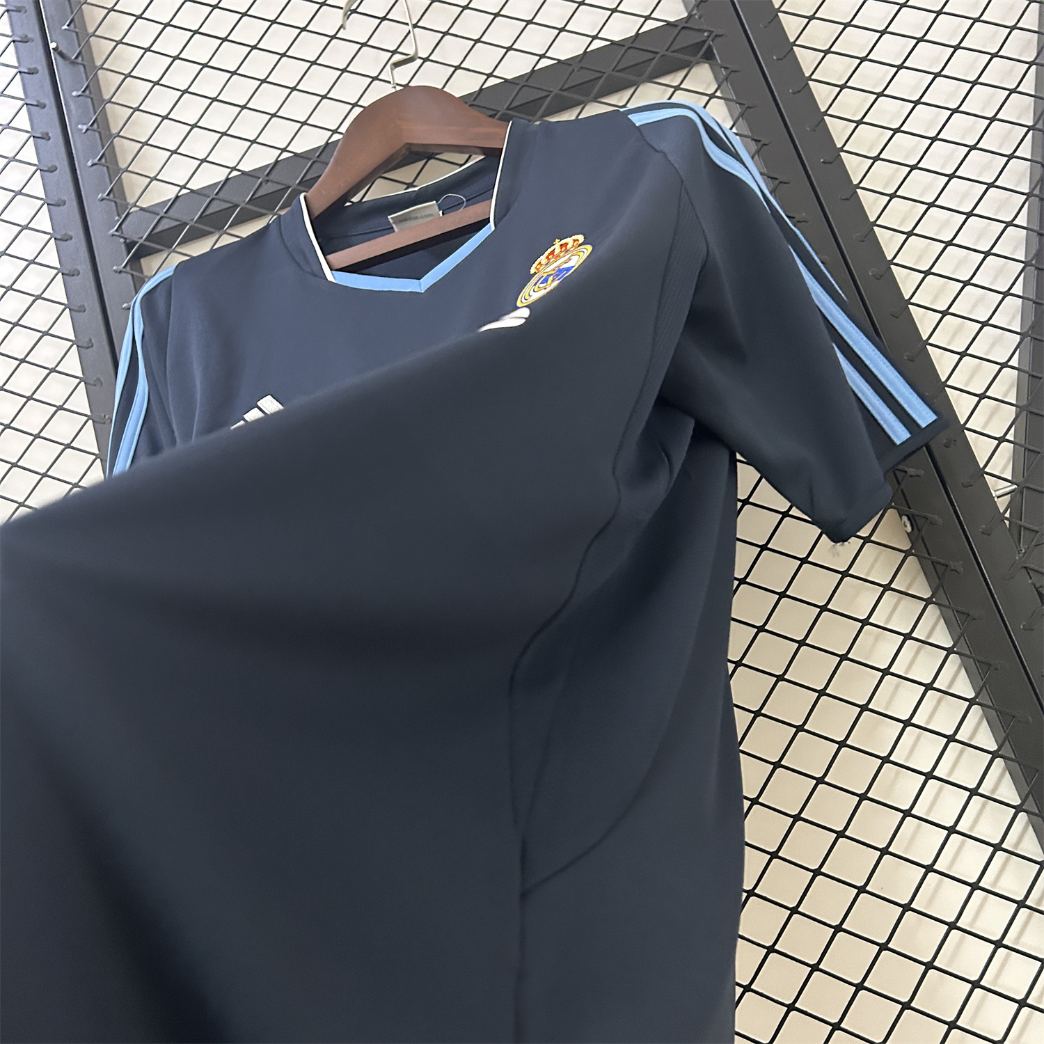 AlphaJersey-Retro Real Madrid 2003-04 Away Jersey