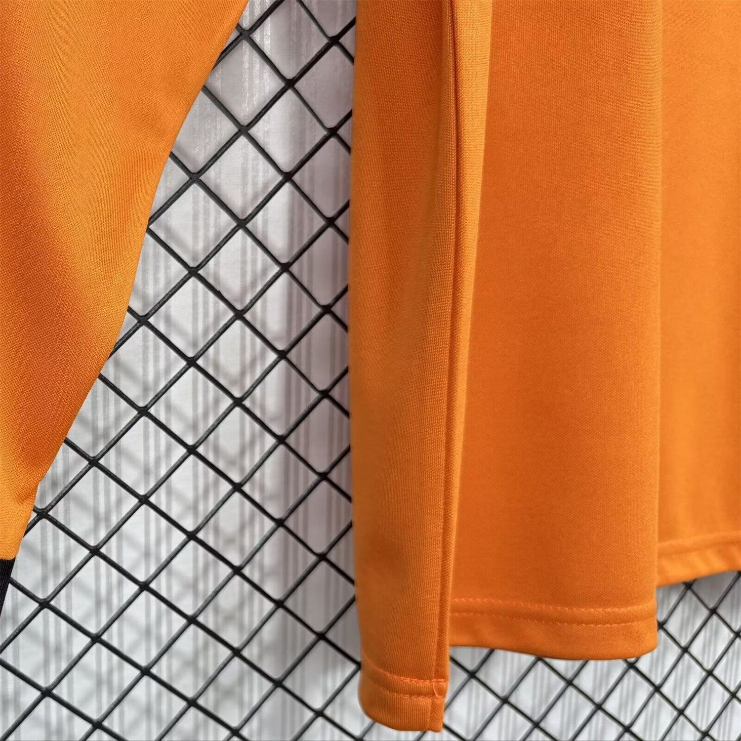 AlphaJersey-Retro Wolverhampton Wanderers Wolves 1979-82 Home Long Sleeves Jersey - Fans Version