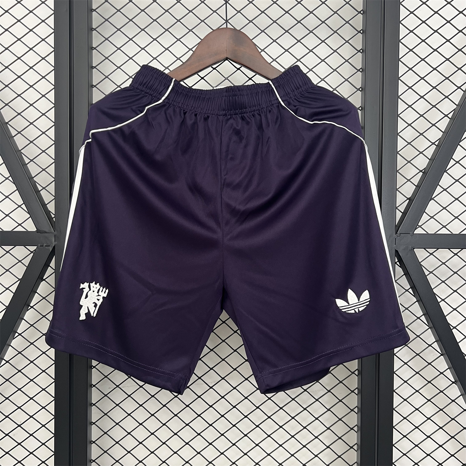 AlphaJersey-Manchester United 25-26 Away Purple Shorts - Fans Version