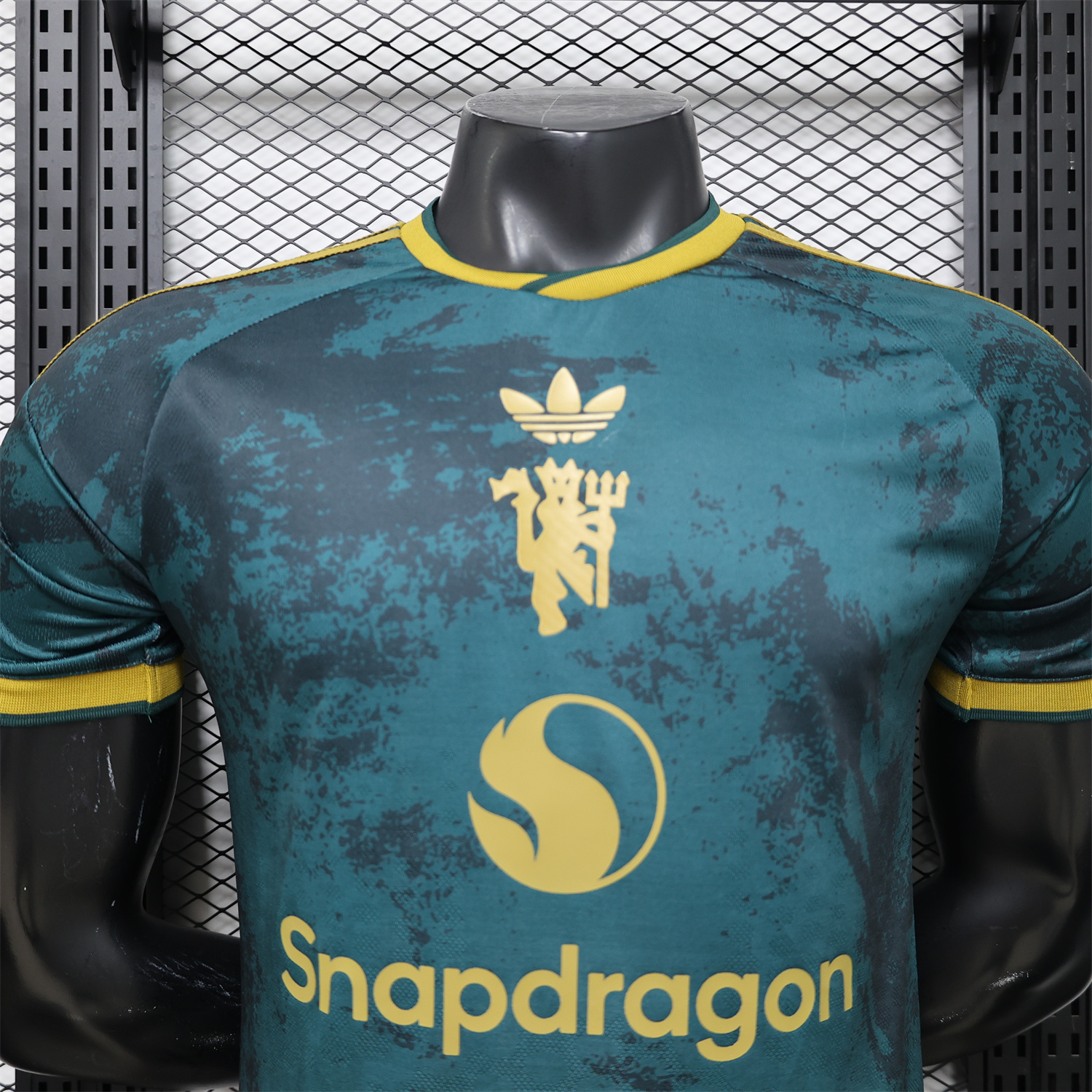 AlphaJersey-Manchester United 26-27 Devil Green Gold Special Jersey - Player Version