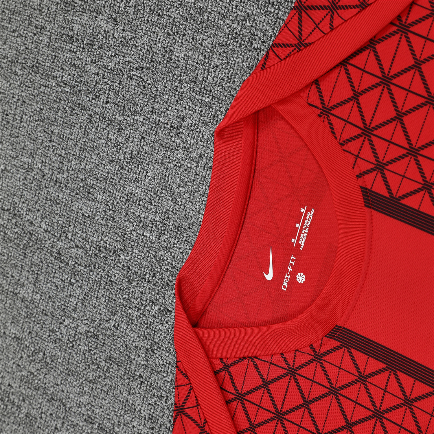 AlphaJersey-Paris Saint-Germain PSG 25-26 Short-Sleeve Training Set - Red Top & Deep Blue Shorts