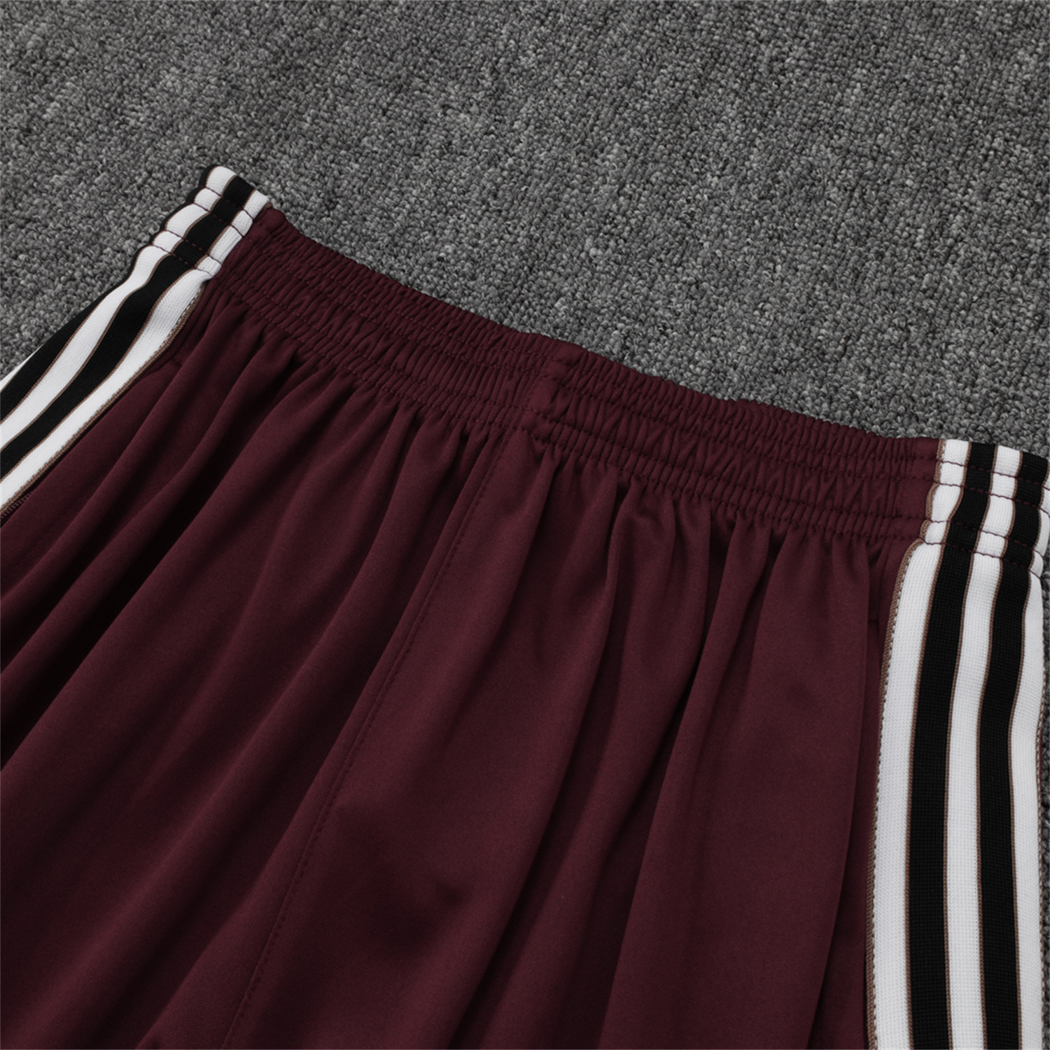 AlphaJersey-Ajax 25-26 Throwback Trefoil Short-Sleeve Training Set - Deep Red