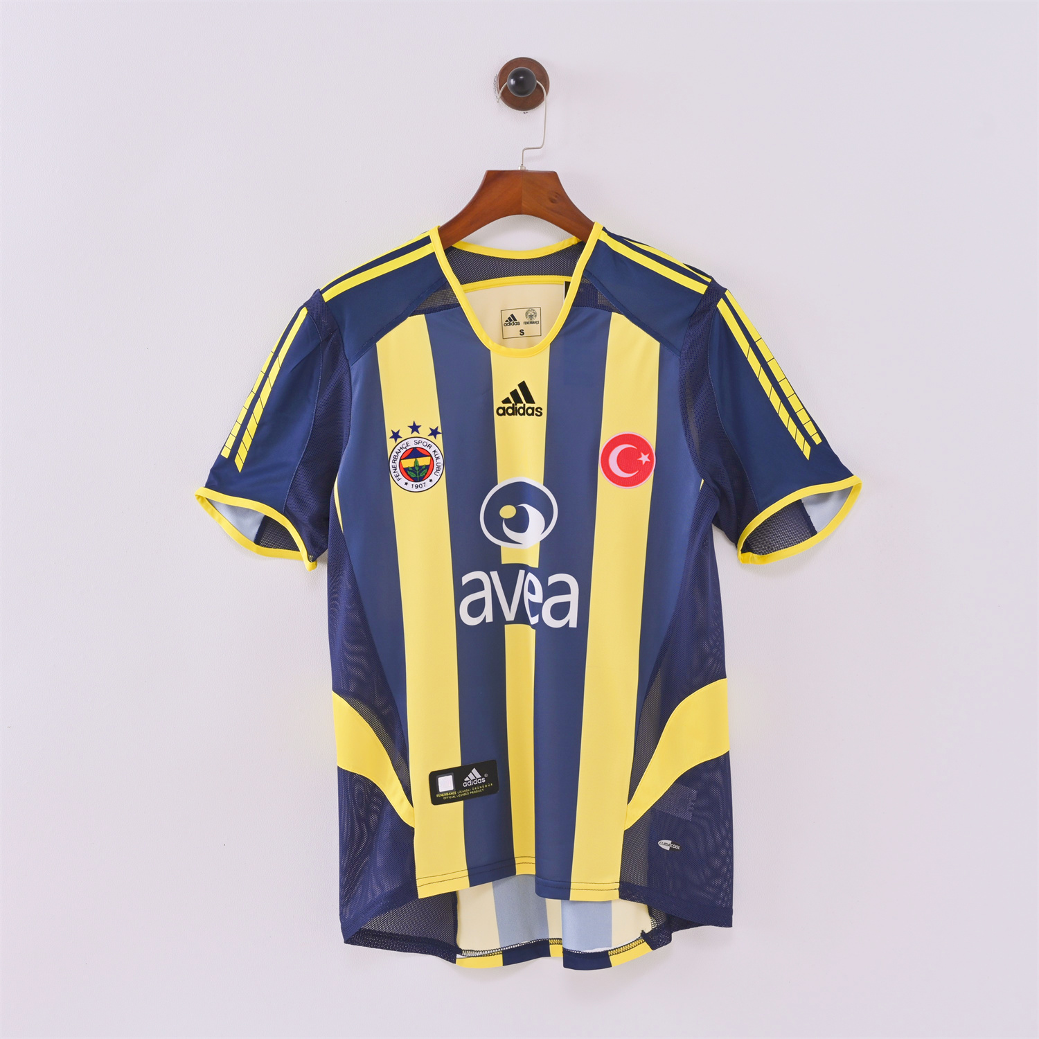 AlphaJersey-Retro Fenerbahce 2005-06 Home Jersey