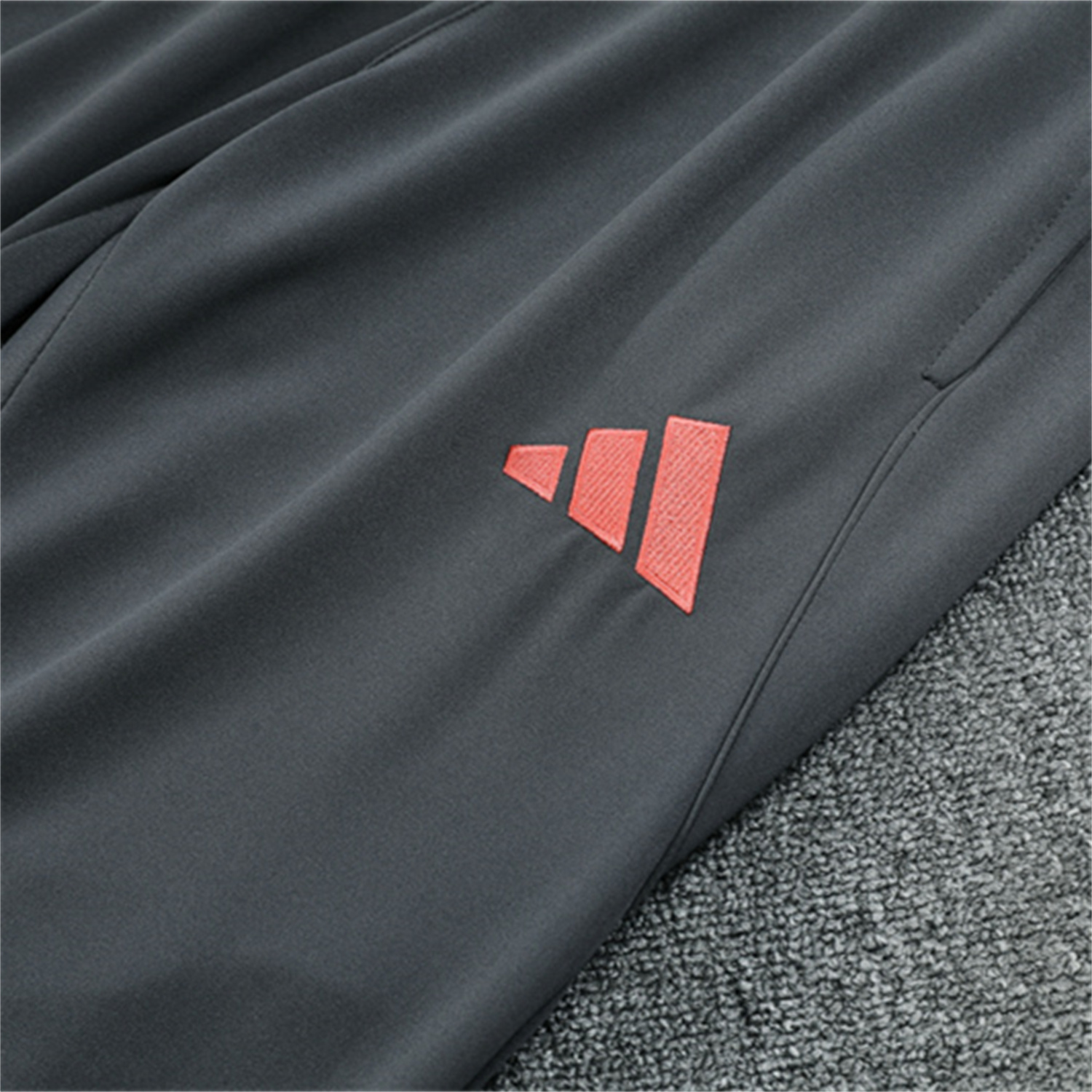 AlphaJersey-Bayern Munich 25-26 Long Sleeves Training Set - Orange Top & Gray Pants