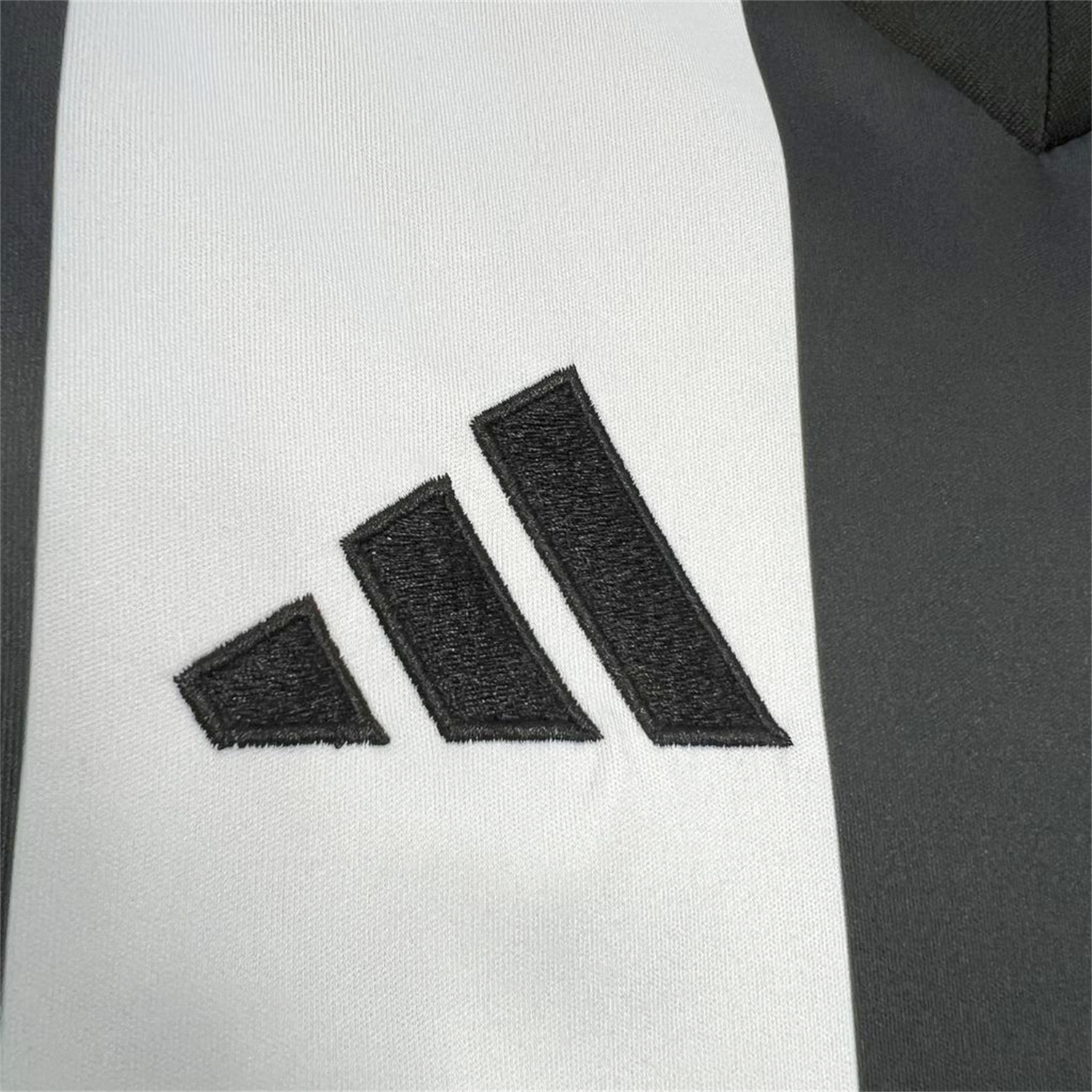 AlphaJersey-Newcastle United 2025 CARABAO CUP FINAL Home Jersey - Fans Version