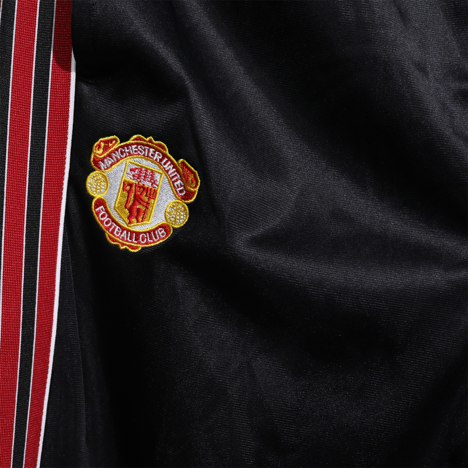 AlphaJersey-Manchester United 25-26 Training Set - Red Black Top and Black Pants