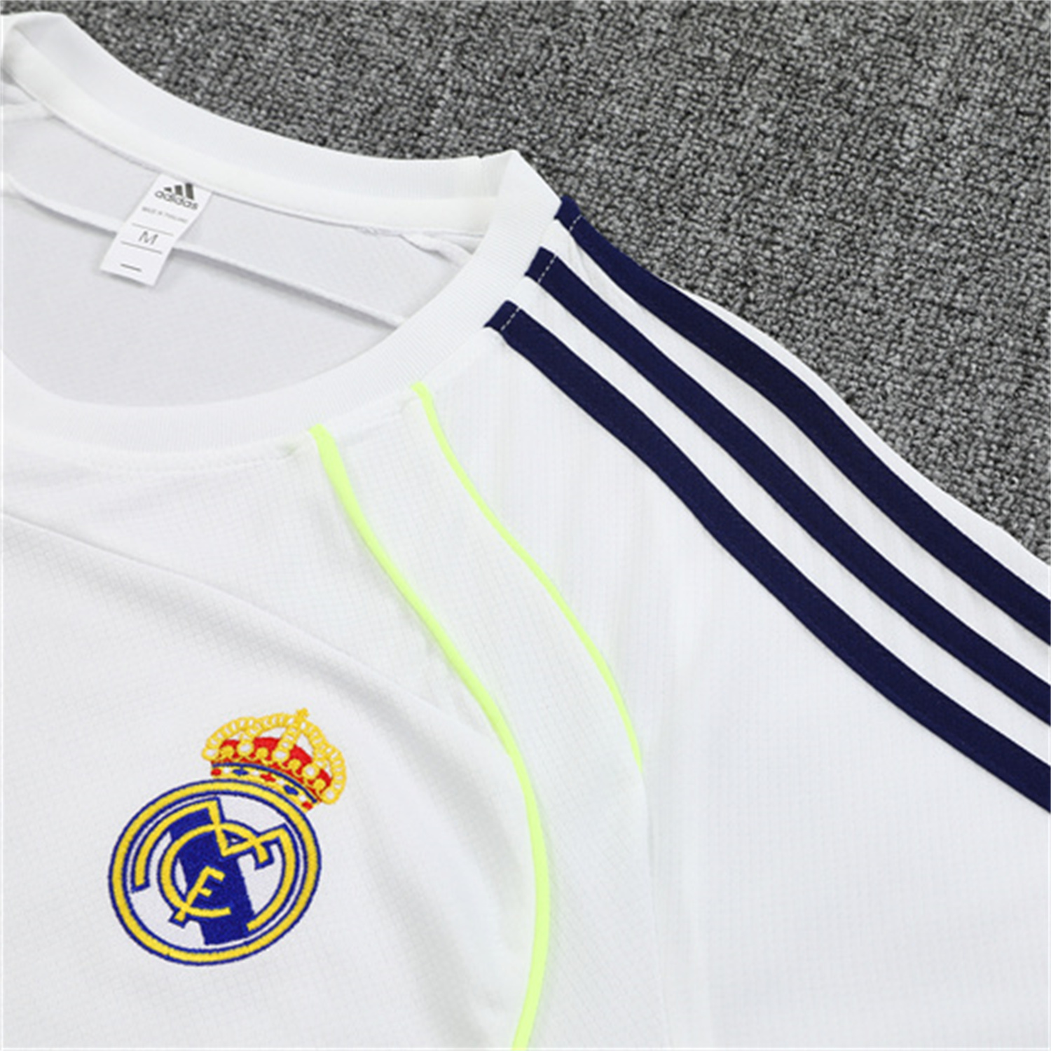 AlphaJersey-Real Madrid 25-26 Short-Sleeve Training Set - White Urban Purist Style Top and Blue Shorts