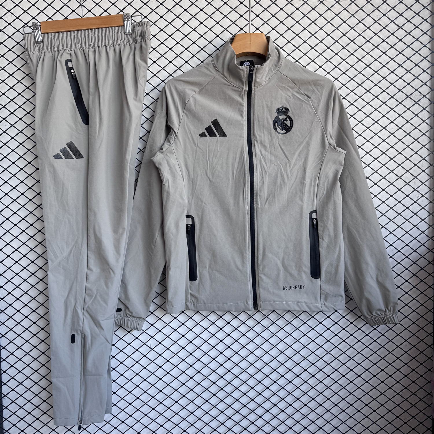 AlphaJersey-Real Madrid 25-26 Windbreaker Training Set - Pure Grey Top and Pants