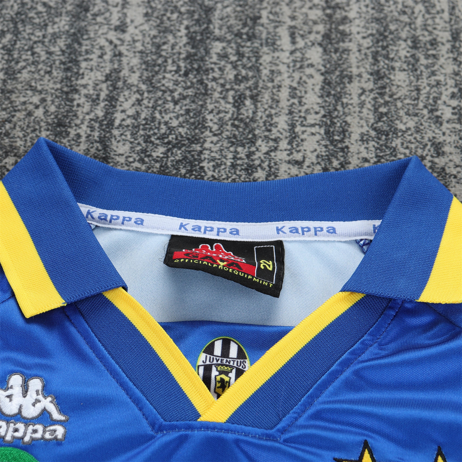 AlphaJersey-Retro Juventus 1995-96 Away Kids Kit