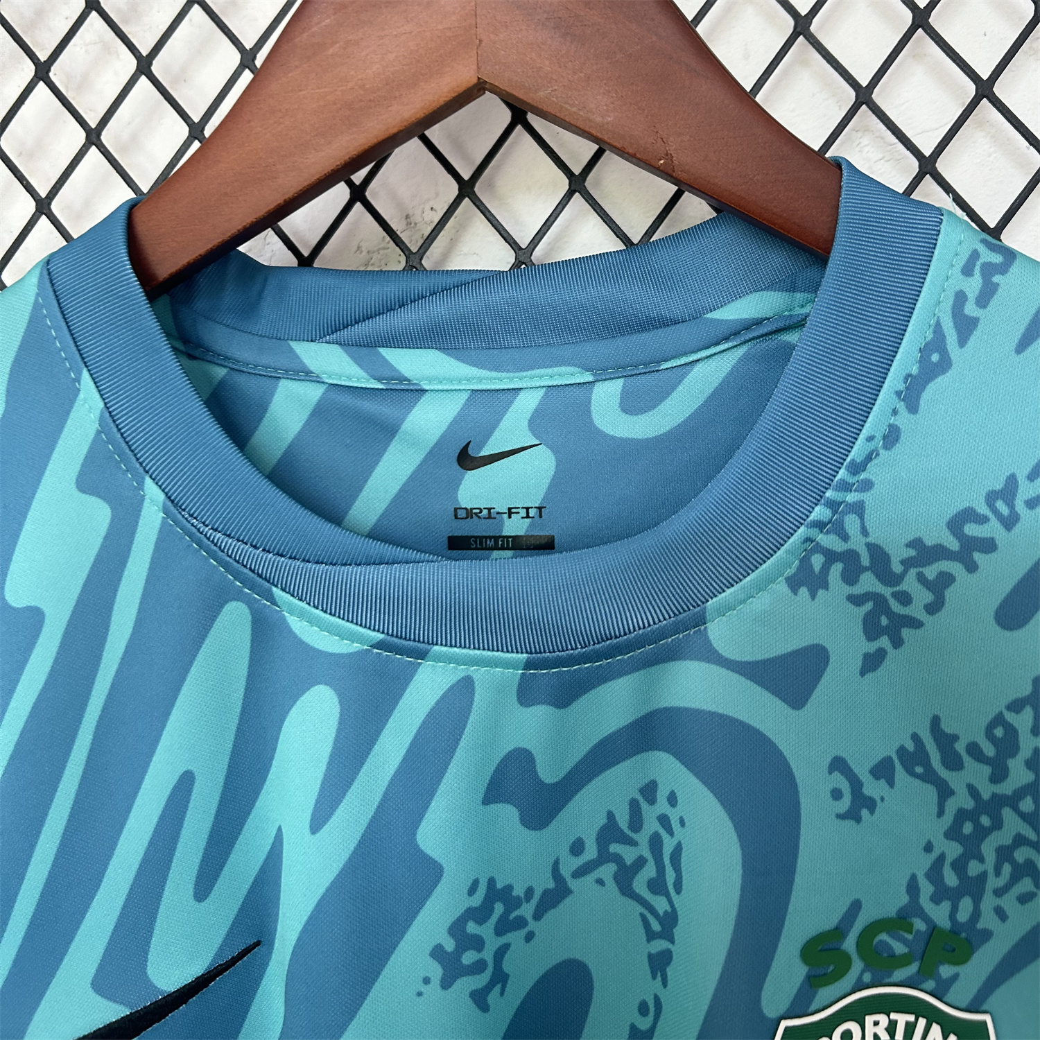 AlphaJersey-Sporting CP 25-26 Blue Goalkeeper Jersey - Fans Version