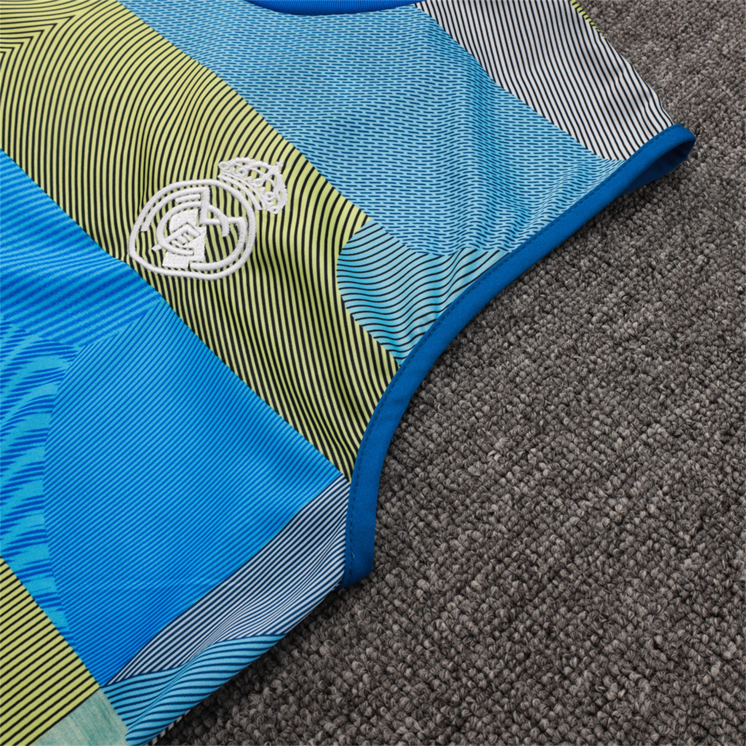 AlphaJersey-Real Madrid 25-26 Vest Training Set - Blue-Gray Camouflage Vest and Black Shorts