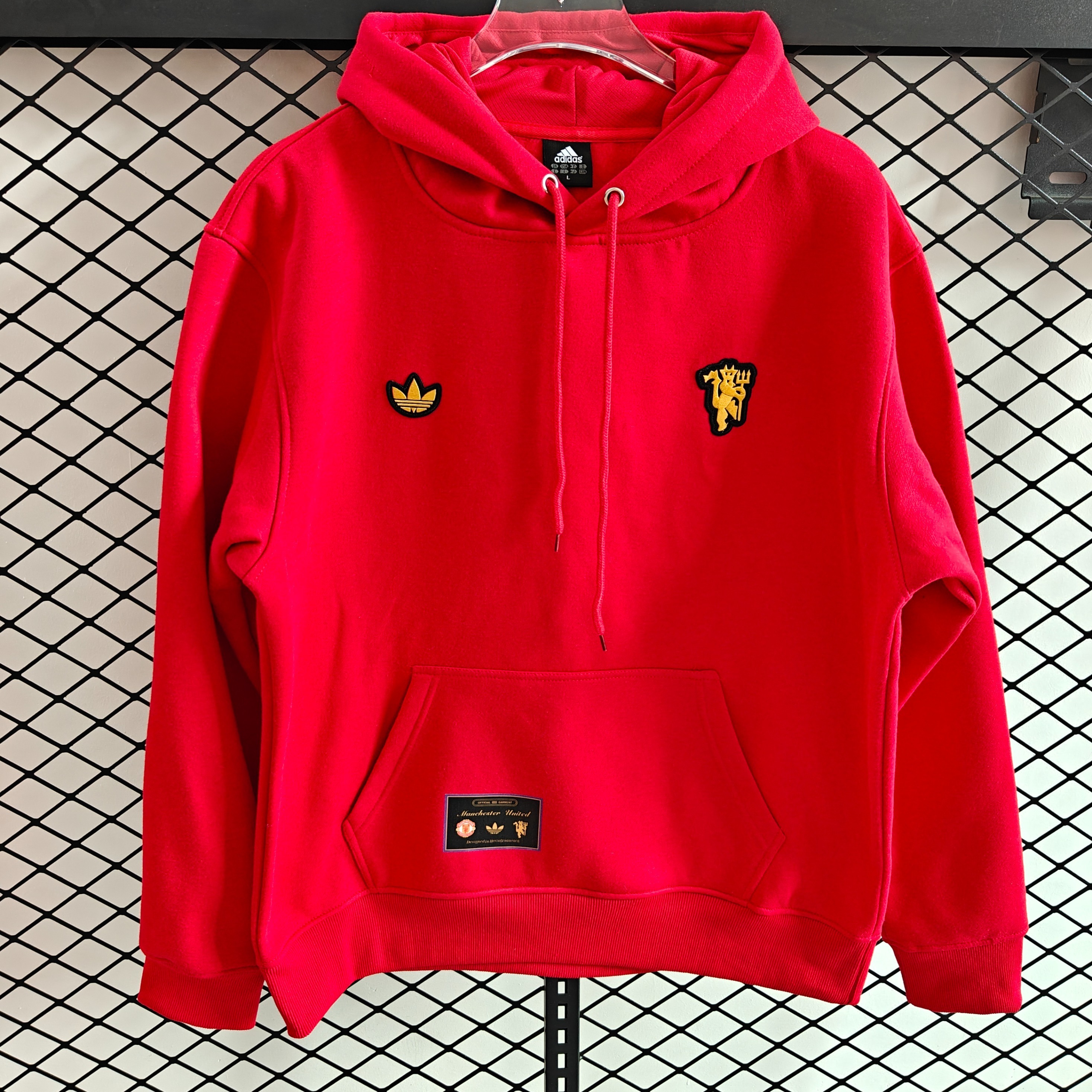 AlphaJersey-Manchester United 25-26 Originals Terrace Icon Unisex Pullover Hoodie with Yellow Logo