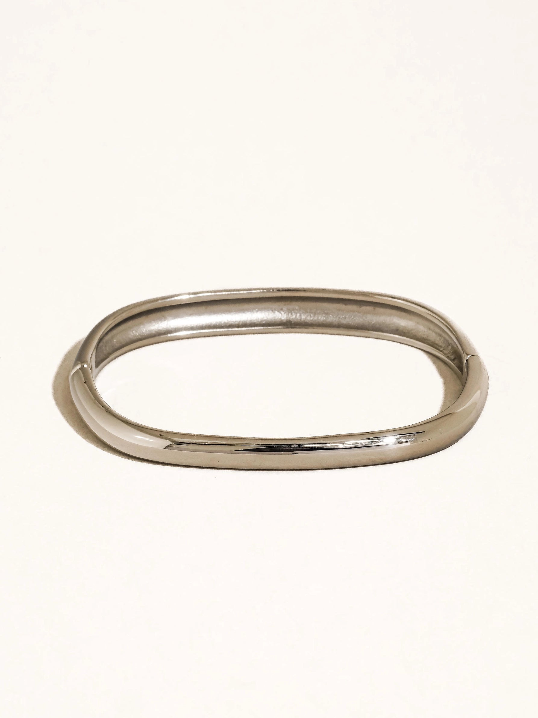 Classic Silver/Gold Bangles | Elegant Women's Fashion by coolavocek