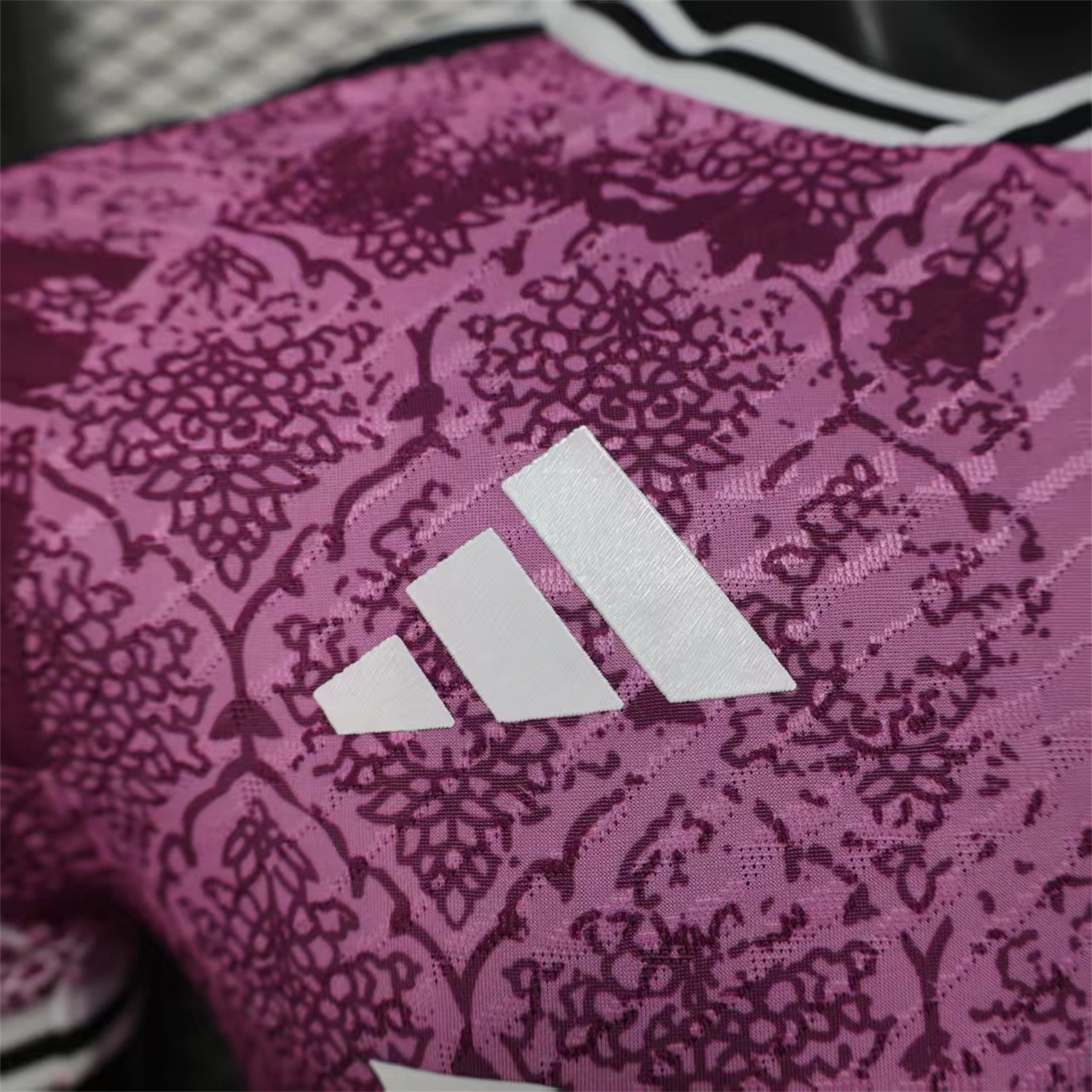 AlphaJersey-Real Madrid 25-26 Pink With Purple Texture Special Jersey - Player Version