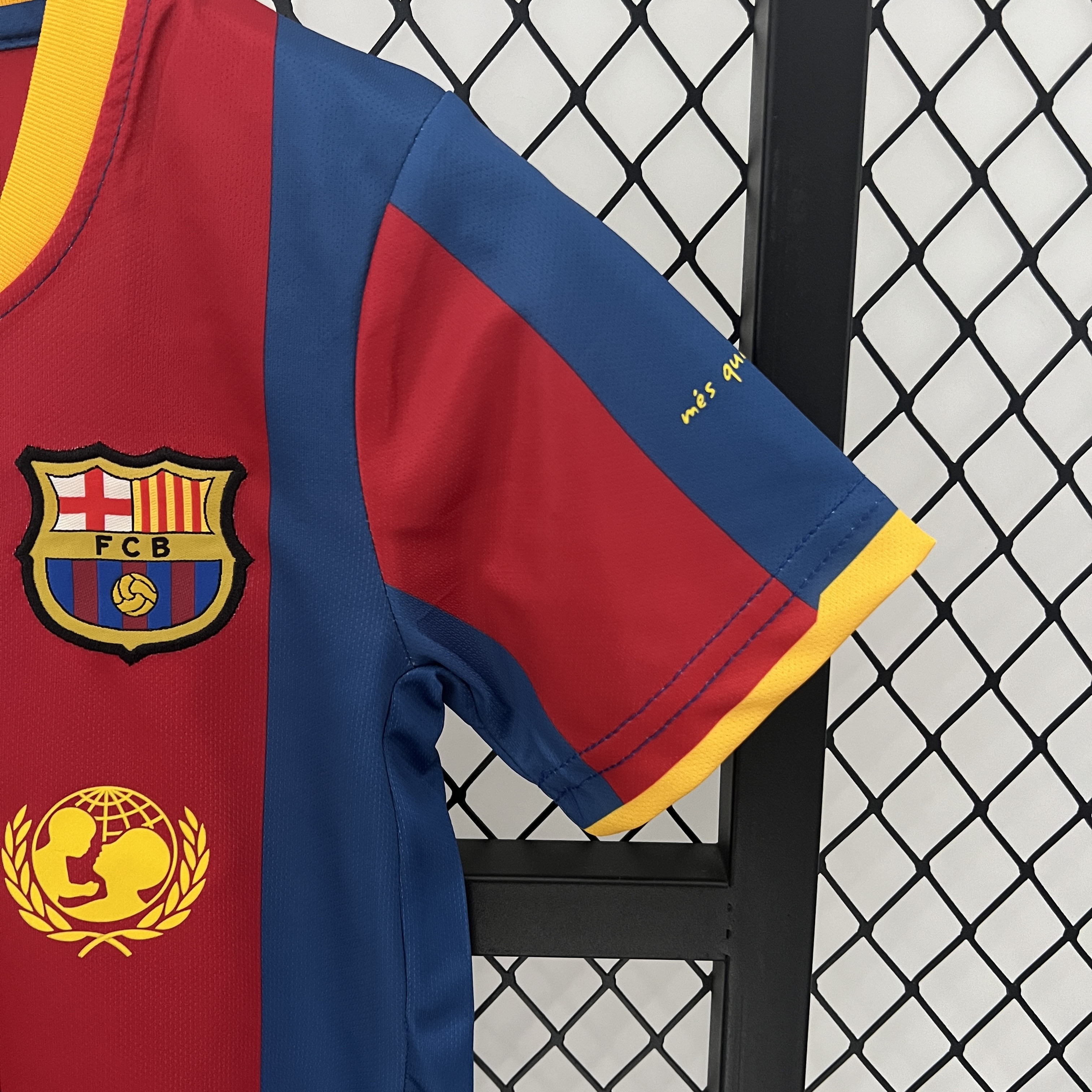 AlphaJersey-Retro Barcelona 2010-11 Home Stadium Kids Kit