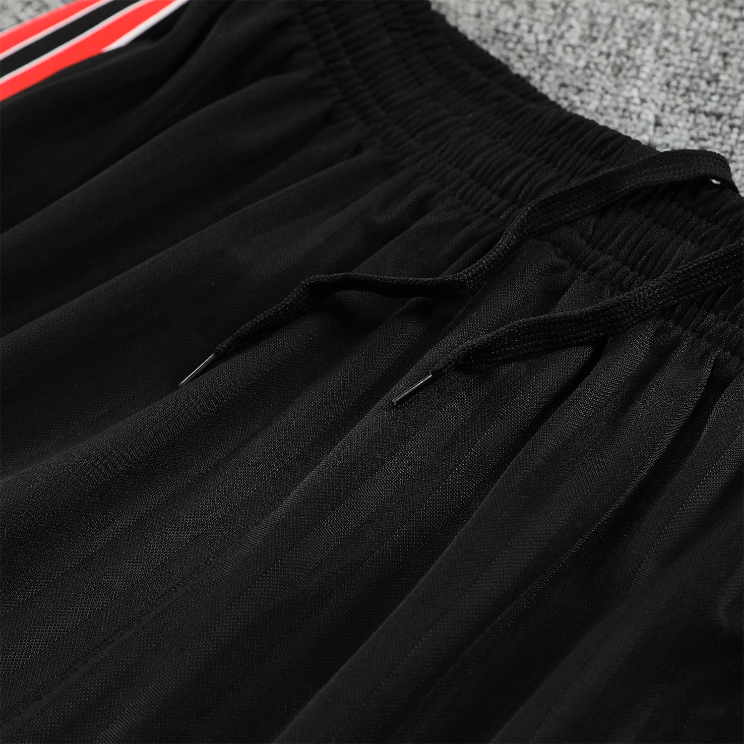 AlphaJersey-Manchester United 25-26 Short-Sleeve Training Set - Red Lines Black Top & Black Shorts