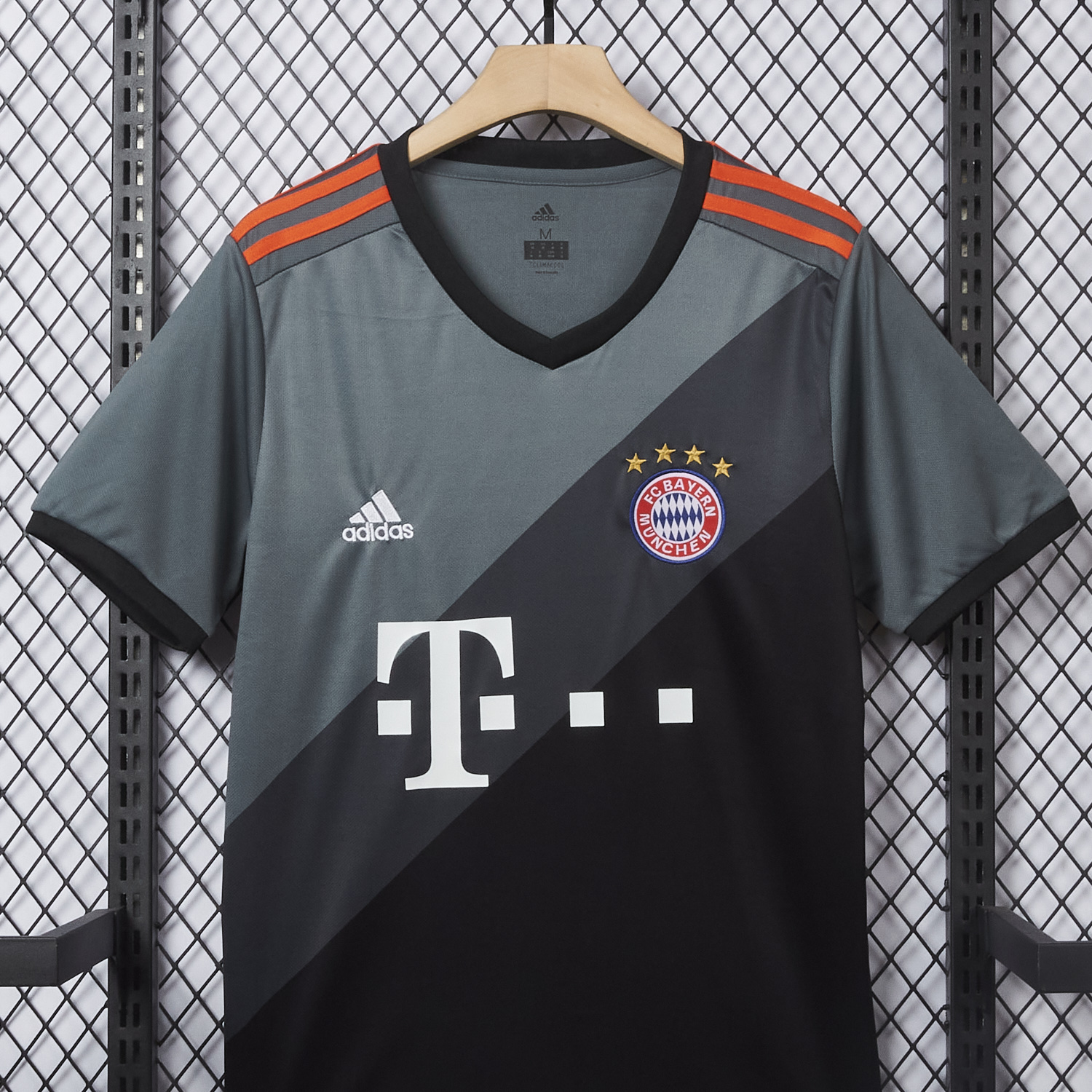 AlphaJersey-Retro Bayern Munich 2016-17 Away Men's Adult Jersey Set - Fans Version